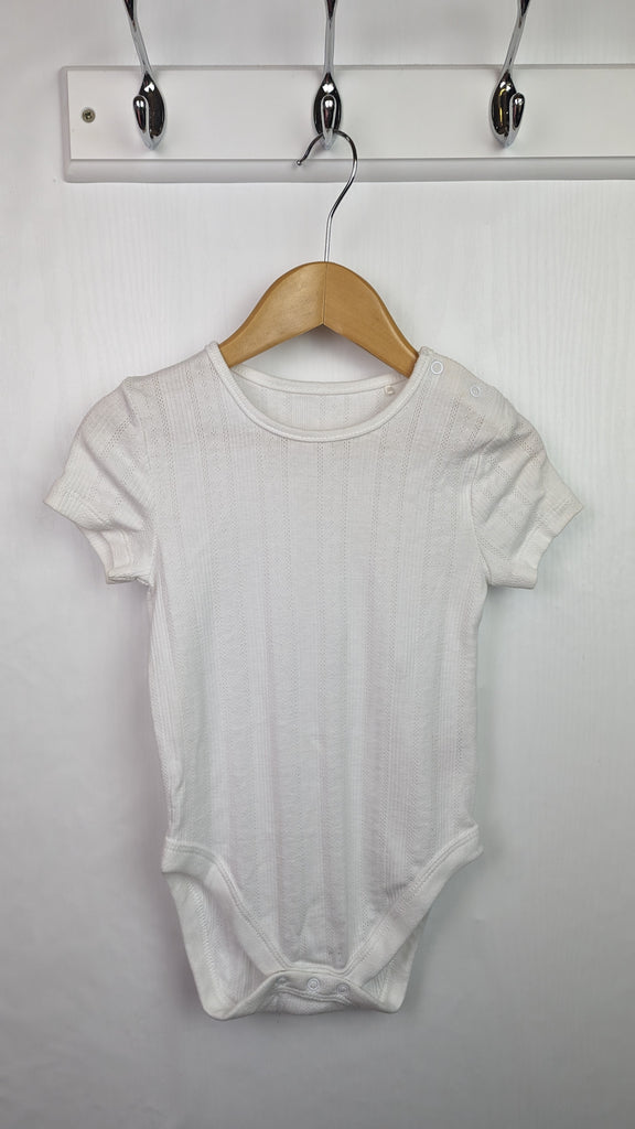 Mothercare white bodysuit 12-18 Months Mothercare Used, Preloved, Preworn & Second Hand Baby, Kids & Children's Clothing UK Online. Cheap affordable. Brands including Next, Joules, Nutmeg, TU, F&F, H&M.