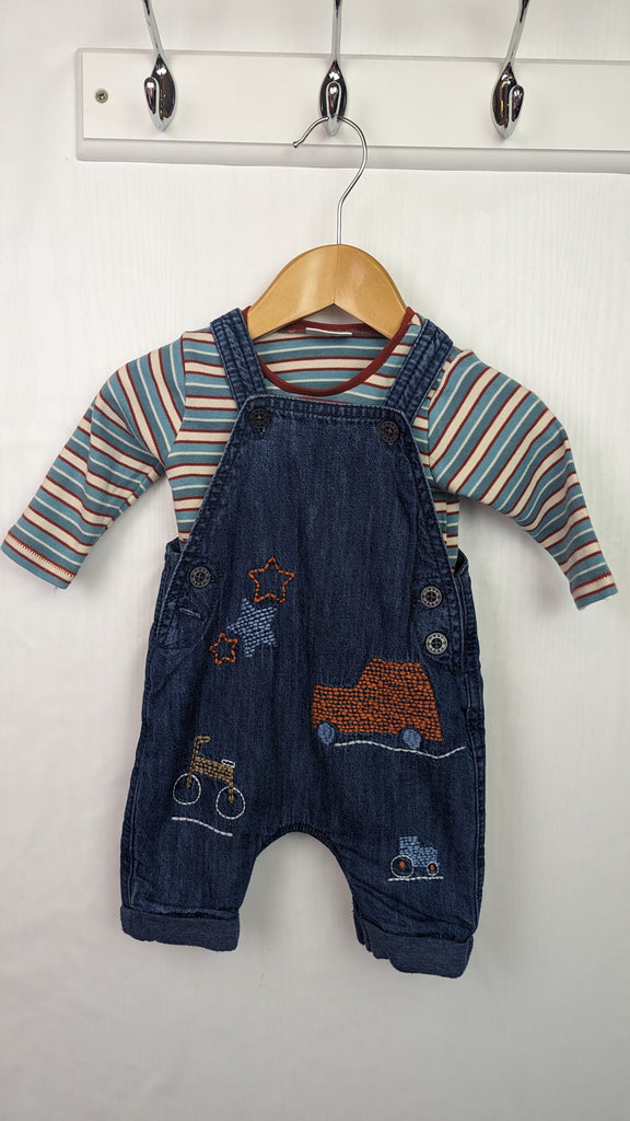 Next Vehicles Dungarees & Bodysuit Outfit - Boys 0-1 Month Next Used, Preloved, Preworn & Second Hand Baby, Kids & Children's Clothing UK Online. Cheap affordable. Brands including Next, Joules, Nutmeg, TU, F&F, H&M.