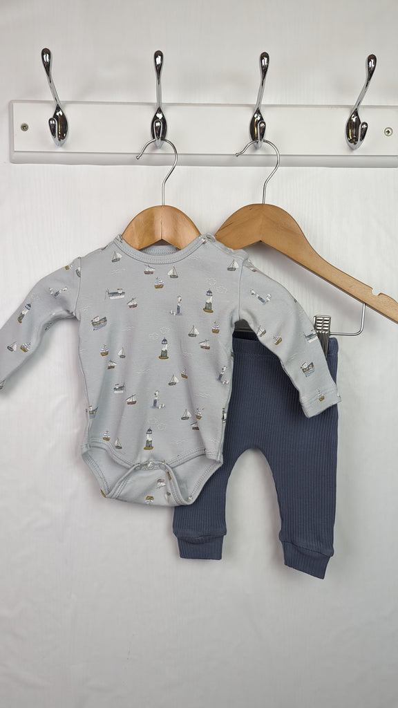 Little Dutch Seaside Bodysuit & Leggings Outfit - Boys 0-3 Months Little Dutch Used, Preloved, Preworn & Second Hand Baby, Kids & Children's Clothing UK Online. Cheap affordable. Brands including Next, Joules, Nutmeg, TU, F&F, H&M.