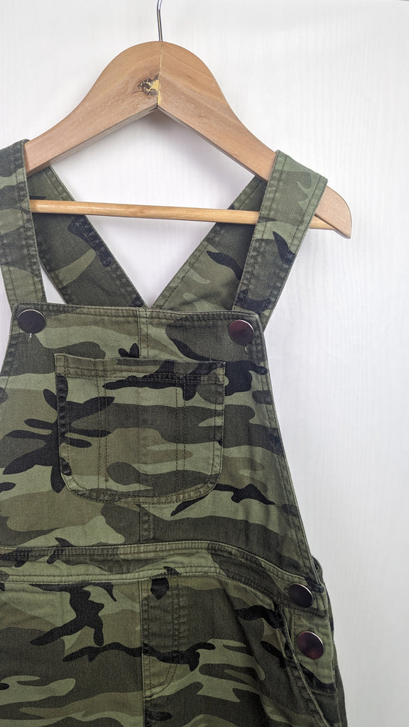 M&Co Khaki Green Dress - Girls 7-8 Years M&Co Used, Preloved, Preworn & Second Hand Baby, Kids & Children's Clothing UK Online. Cheap affordable. Brands including Next, Joules, Nutmeg, TU, F&F, H&M.