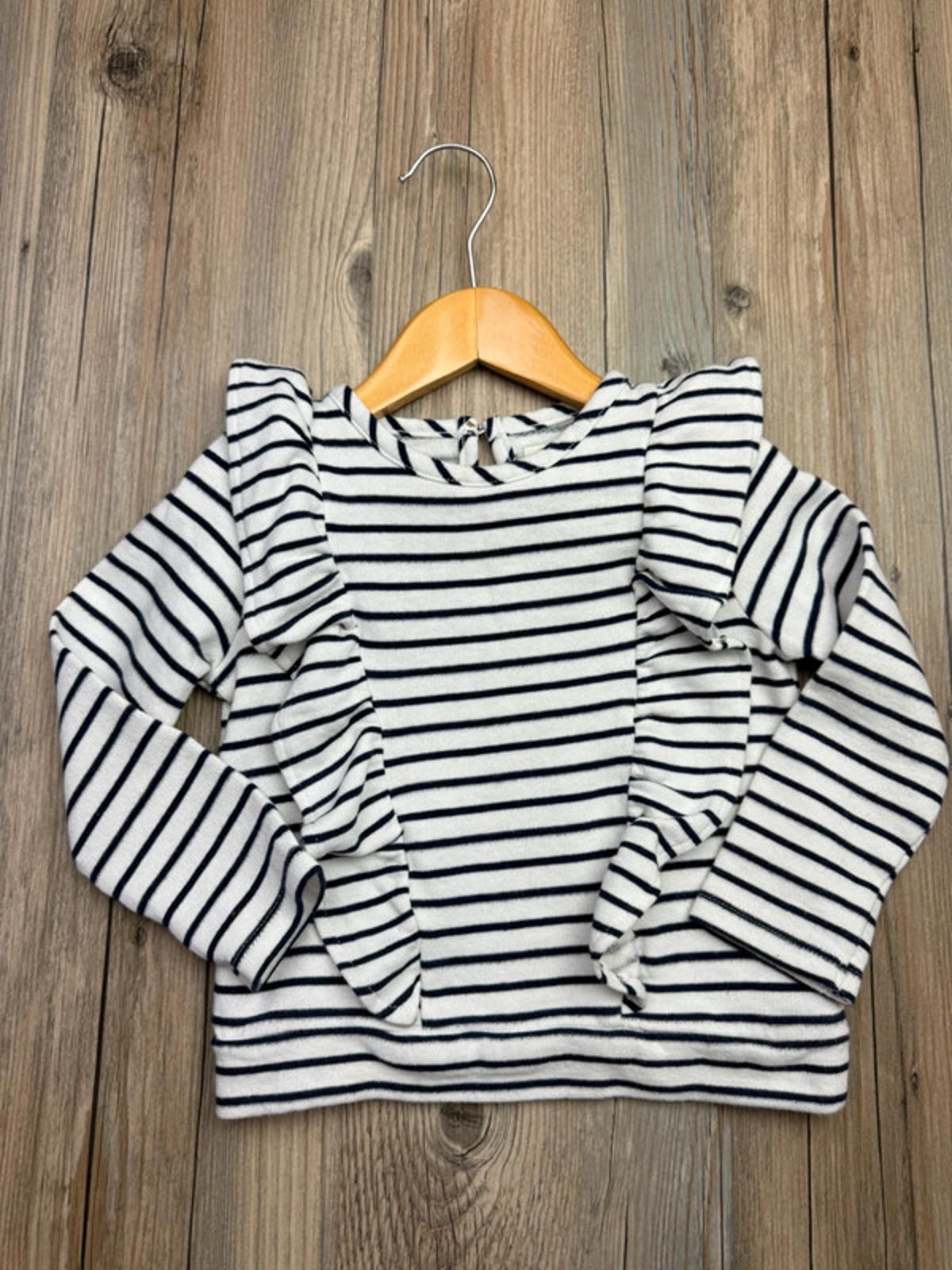 F&F White Striped Jumper - Girls 18-24 Months Little Ones Preloved. Preloved Kids & Children’s Gently Used Clothing. Second Hand Baby, Girls & Boys Clothes. UK Postage