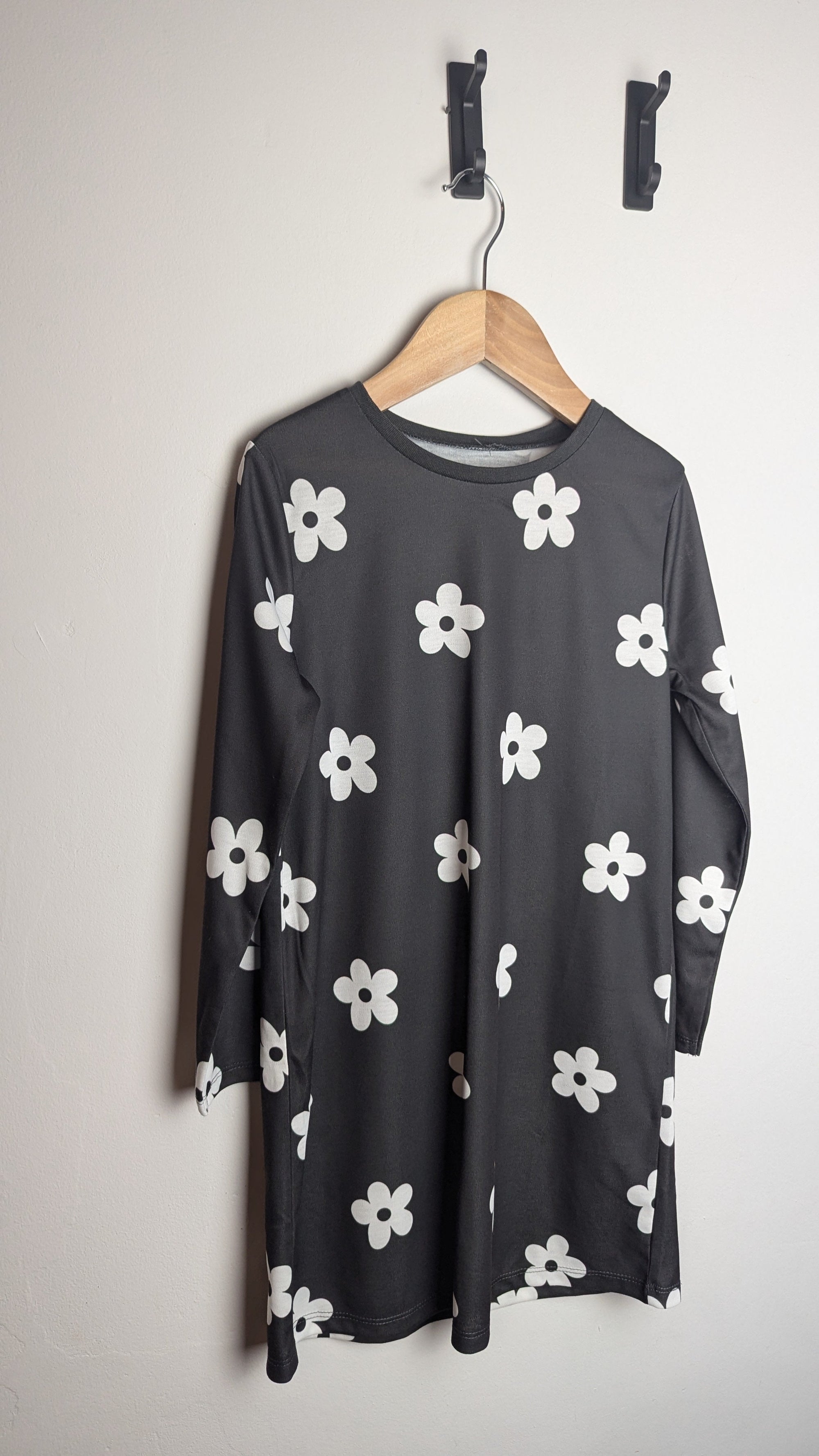 George Grey Floral Dress - Girls 6 - 7 Years - Little Ones Preloved. Second Hand Children's & Preloved Baby, Kids, Girls & Boys Clothes. UK online