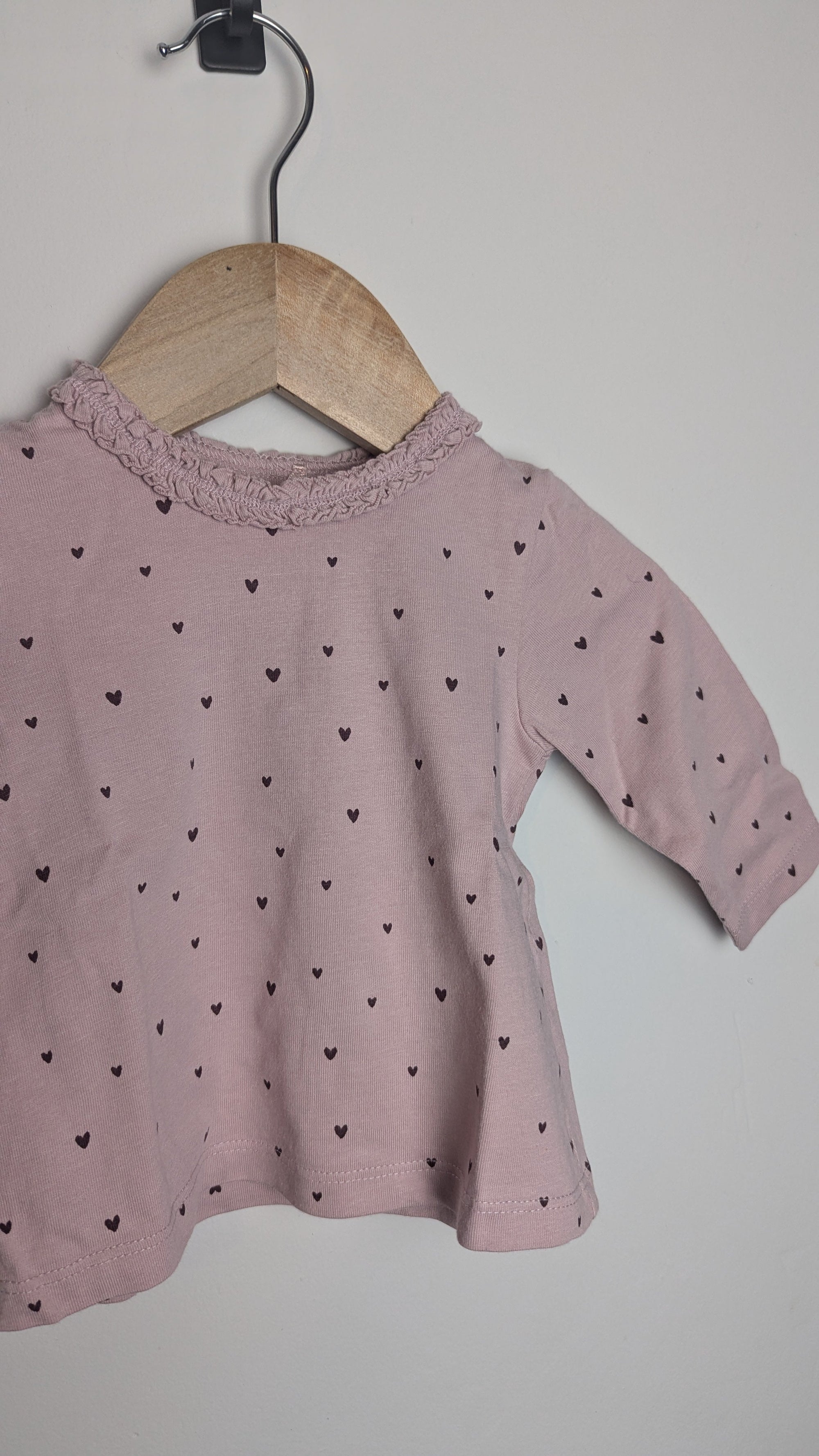 George Hearts Long Sleeve Top - Girls 0 - 3 Months - Little Ones Preloved. Second Hand Children's & Preloved Baby, Kids, Girls & Boys Clothes. UK online