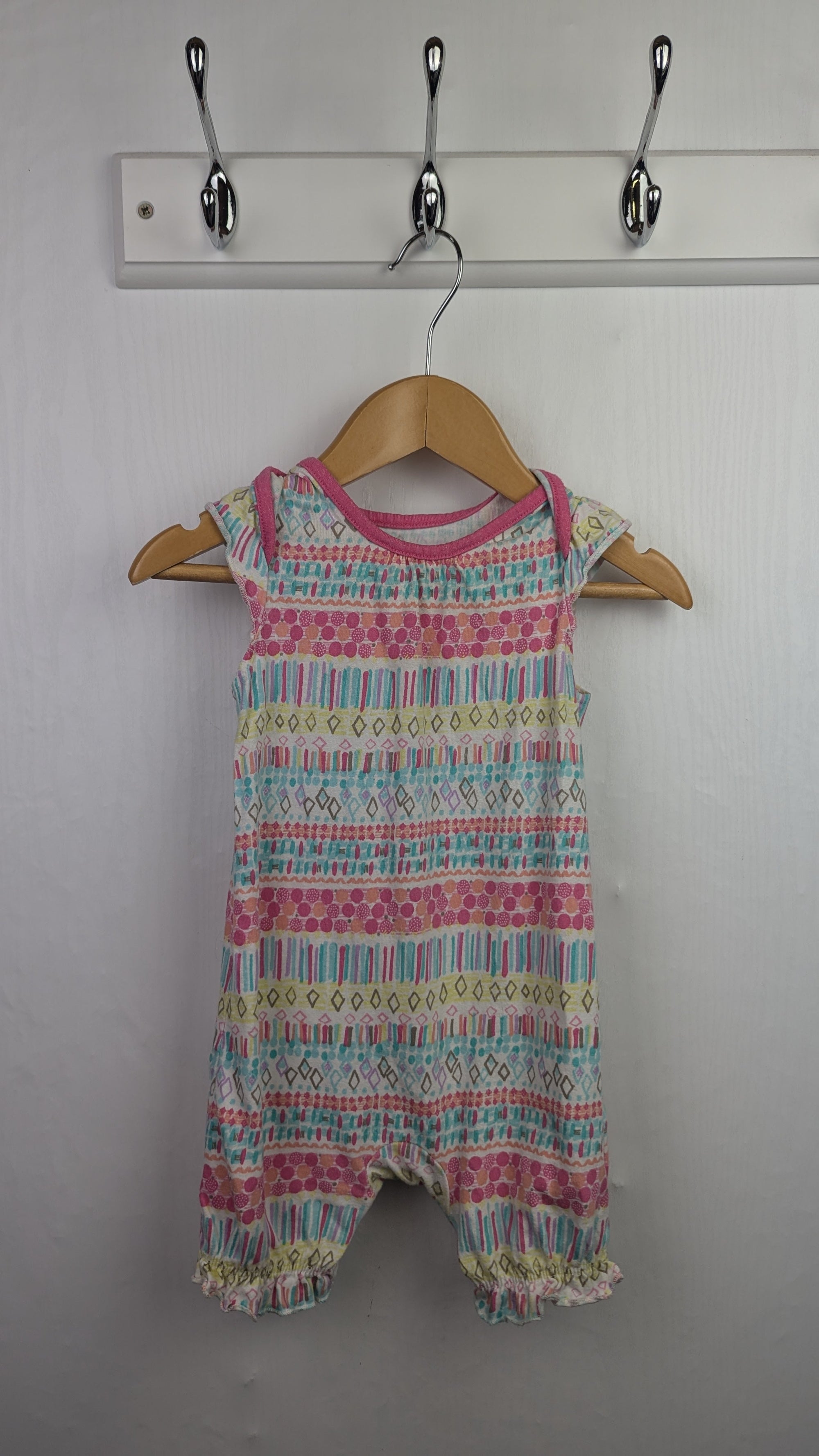 George Patterned Romper - Girls 3 - 6 months - Little Ones Preloved. Second Hand Children's & Preloved Baby, Kids, Girls & Boys Clothes. UK online
