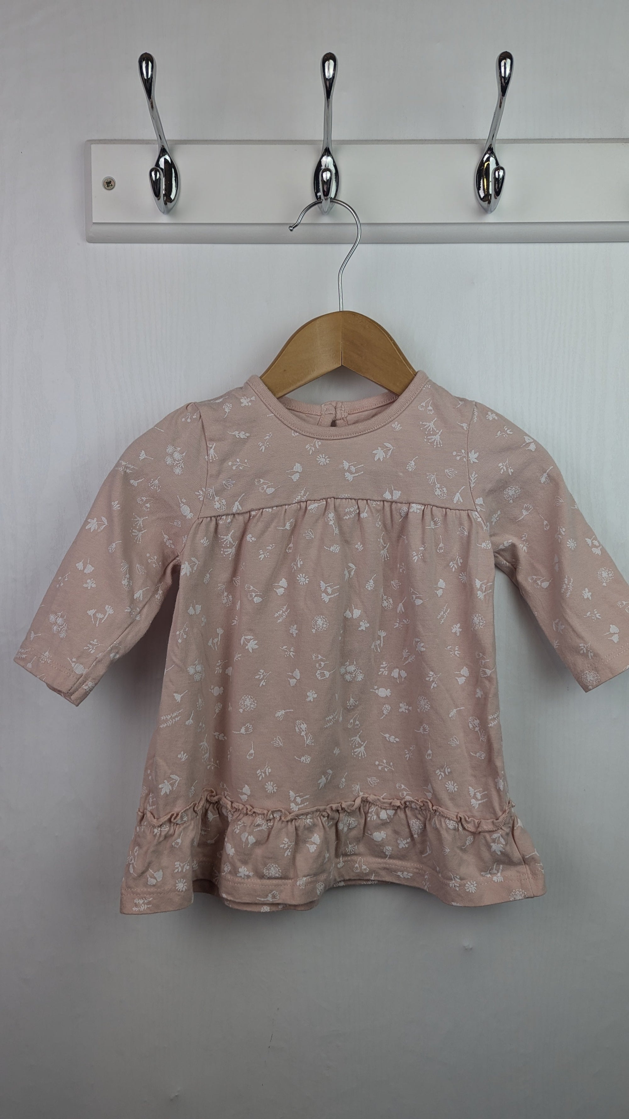 George Pink Floral Dress - Girls 3 - 6 Months - Little Ones Preloved. Second Hand Children's & Preloved Baby, Kids, Girls & Boys Clothes. UK online