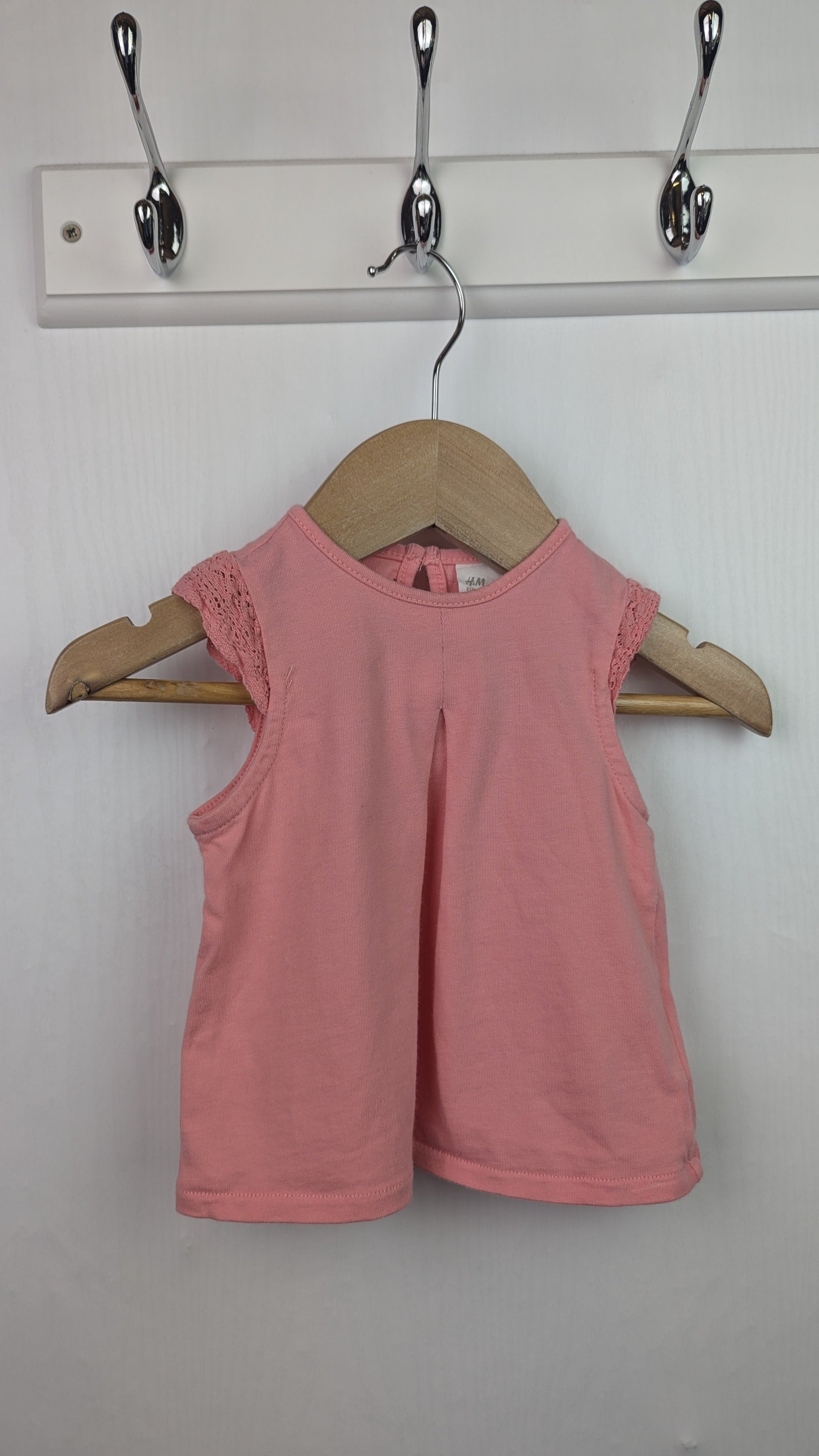 H&M Pink Sleeveless Top - Girls 4 - 6 Months - Little Ones Preloved. Second Hand Children's & Preloved Baby, Kids, Girls & Boys Clothes. UK online