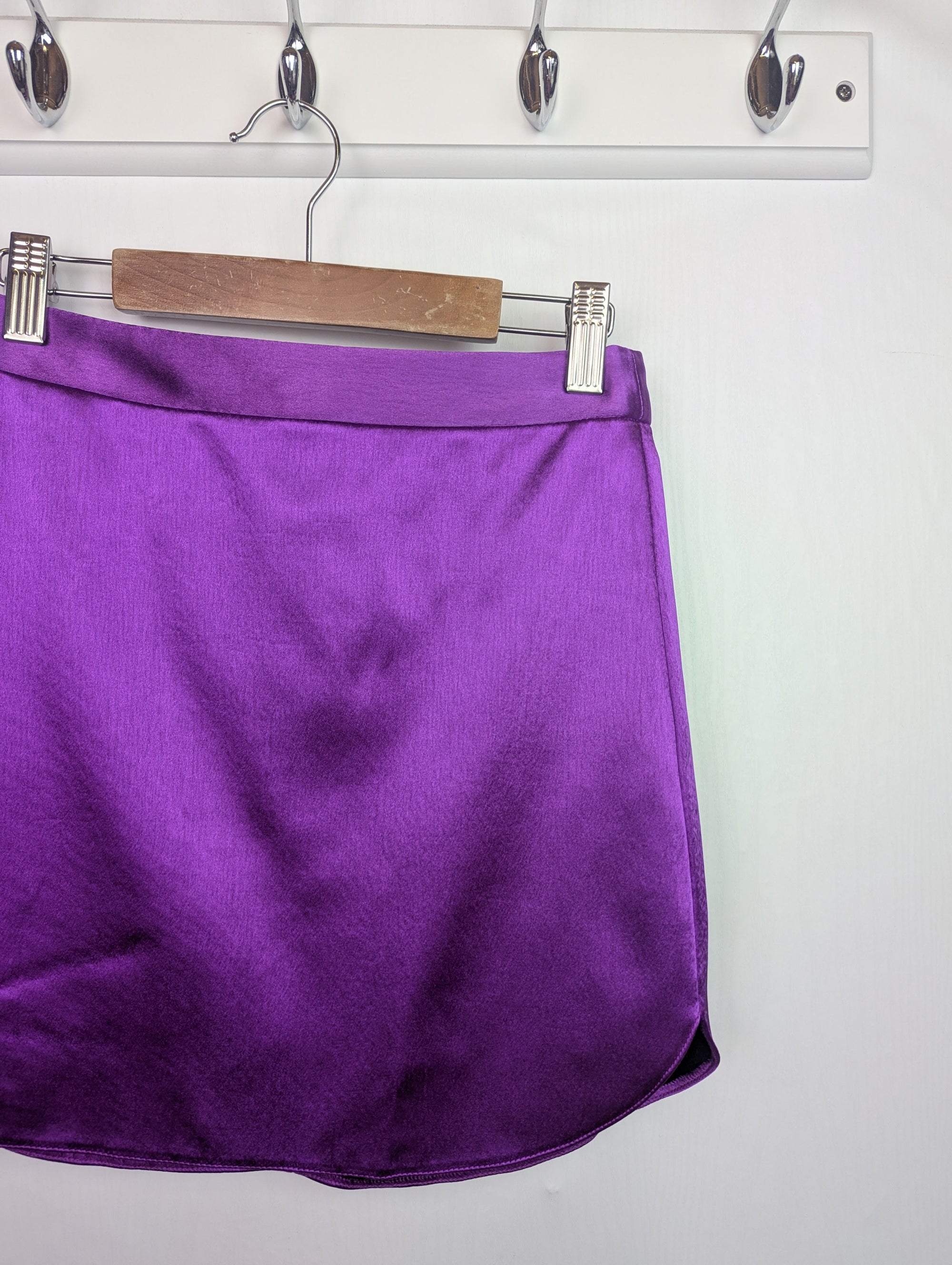 IMPERFECT NWOT's River Island Skirt - Girls 9 - 10 Years - Little Ones Preloved. Second Hand Children's & Preloved Baby, Kids, Girls & Boys Clothes. UK online