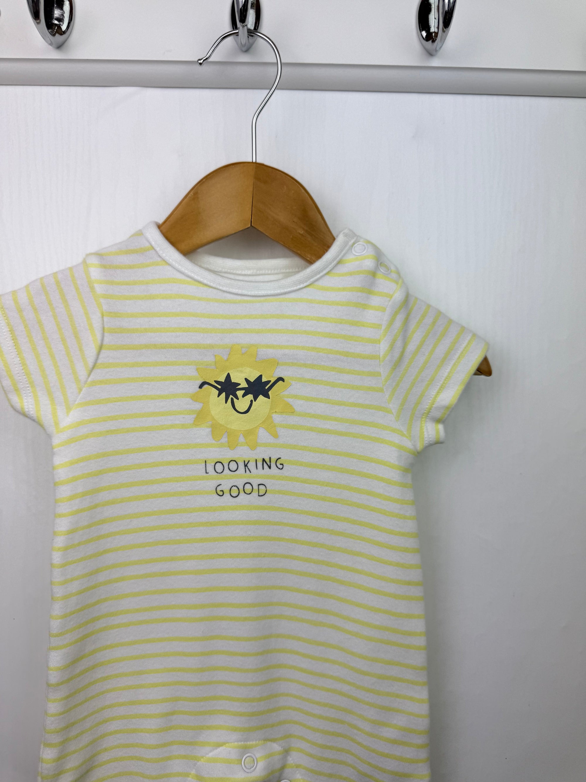 John Lewis Looking Good Romper - Baby Girls 0 - 3 Months - Little Ones Preloved. Second Hand Children's & Preloved Baby, Kids, Girls & Boys Clothes. UK online