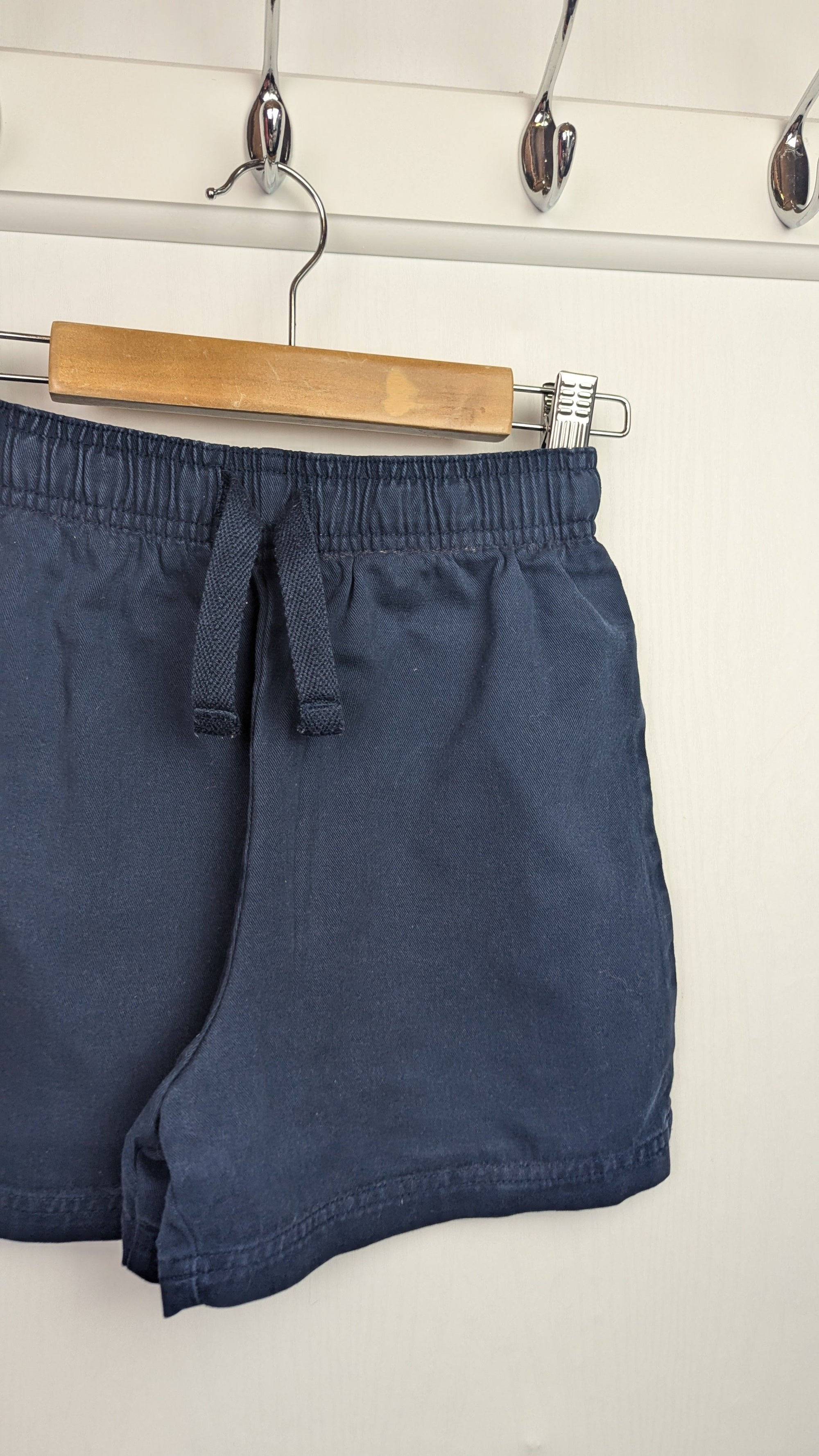 M&S Navy School PE Shorts - Unisex 7 - 8 Years - Little Ones Preloved. Second Hand Children's & Preloved Baby, Kids, Girls & Boys Clothes. UK online
