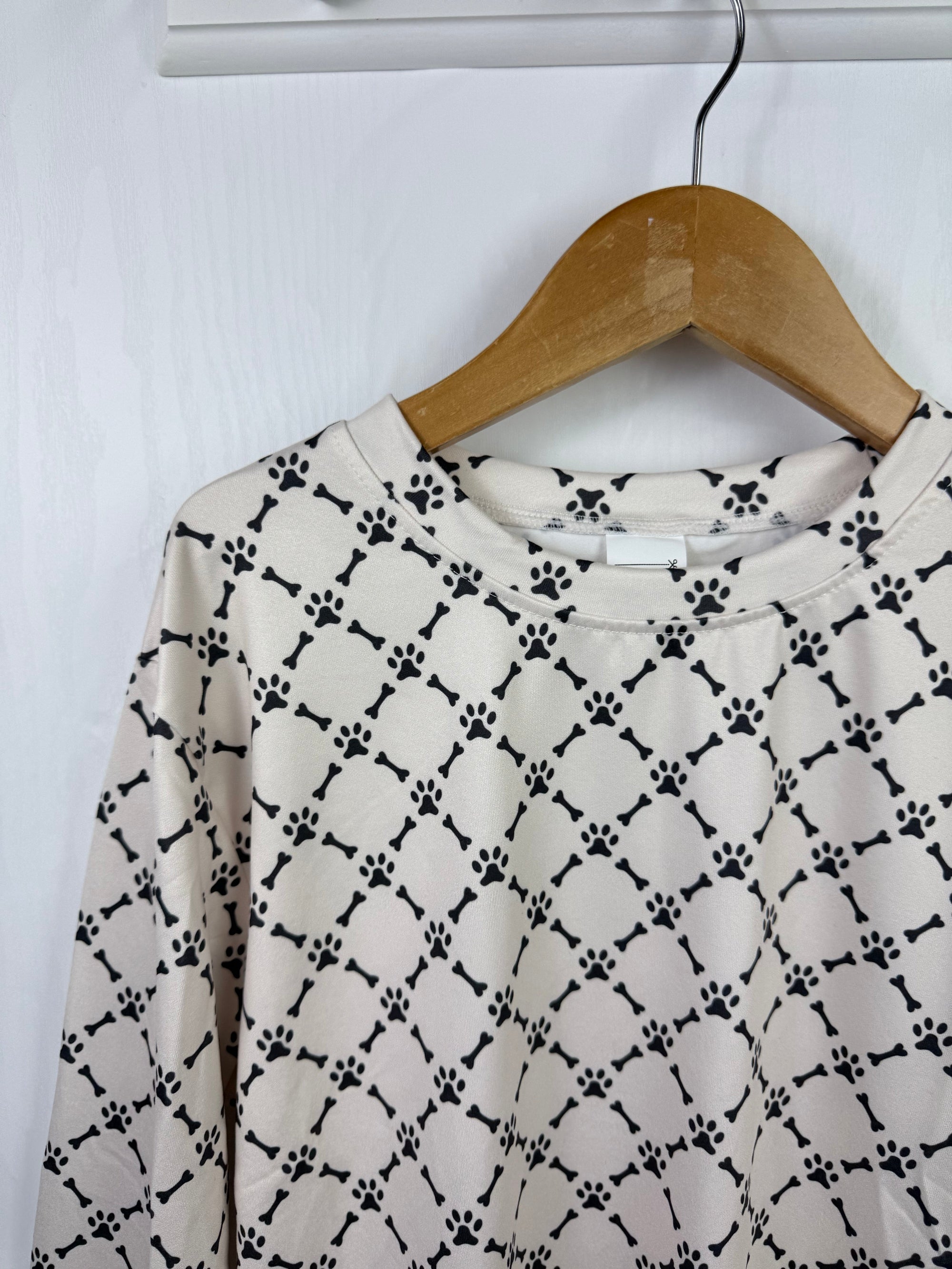 NEW Hibety Long Sleeve Paw Print Top - Unisex 8 - 10 Years - Little Ones Preloved. Second Hand Children's & Preloved Baby, Kids, Girls & Boys Clothes. UK online