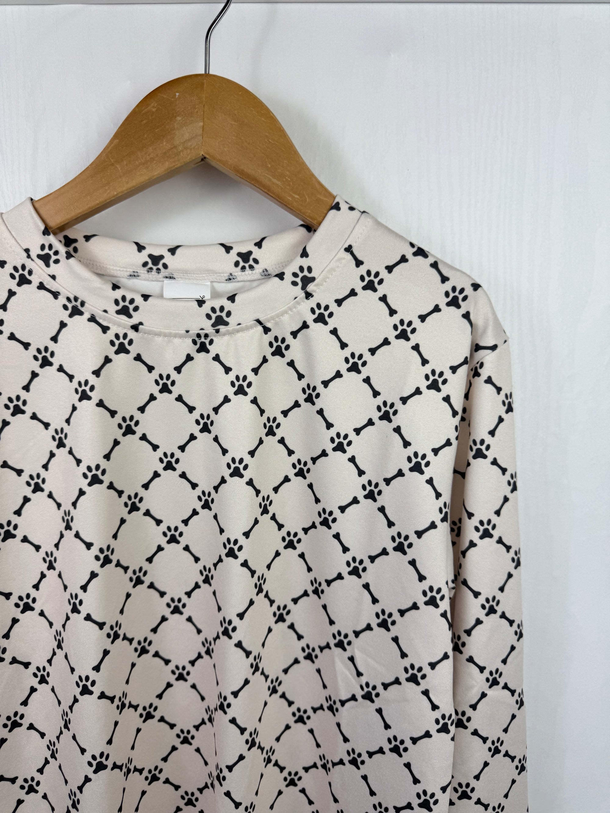 NEW Hibety Long Sleeve Paw Print Top - Unisex 8 - 10 Years - Little Ones Preloved. Second Hand Children's & Preloved Baby, Kids, Girls & Boys Clothes. UK online