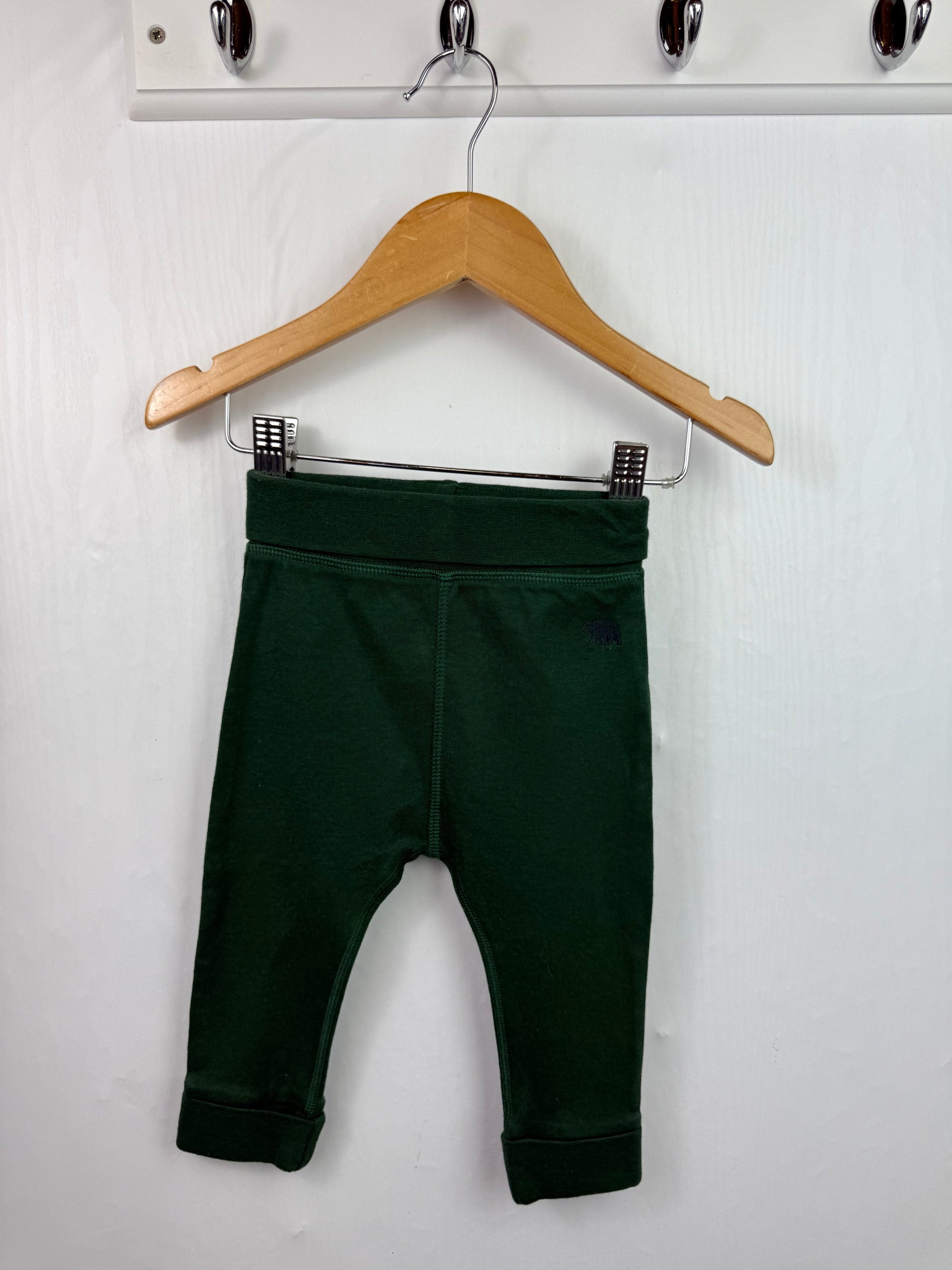 Nutmeg Green Leggings - Boys 6 - 9 Months - Little Ones Preloved. Second Hand Children's & Preloved Baby, Kids, Girls & Boys Clothes. UK online