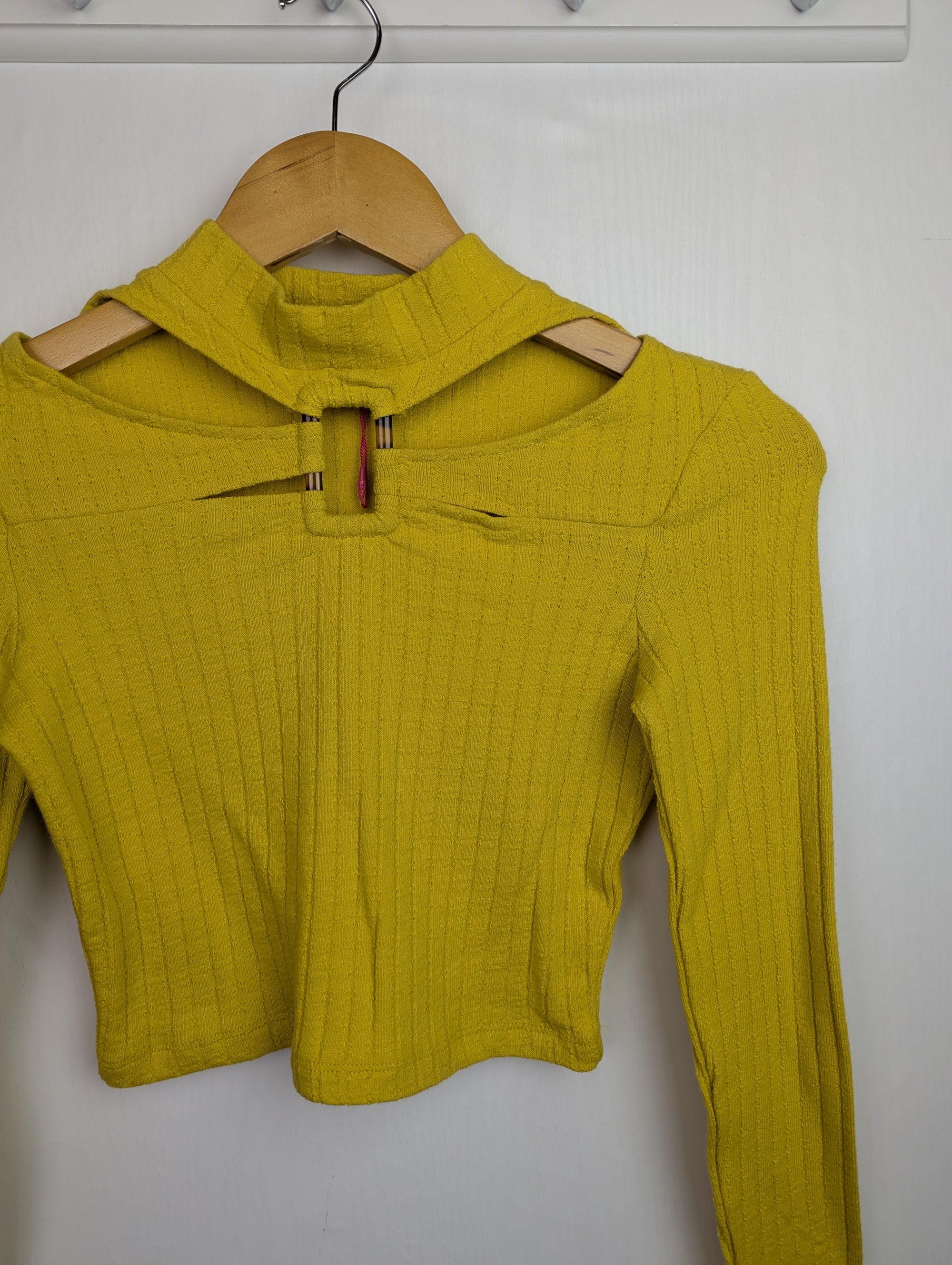 NWOT's Matalan Cut - Out Top - Girls 13 Years - Little Ones Preloved. Second Hand Children's & Preloved Baby, Kids, Girls & Boys Clothes. UK online