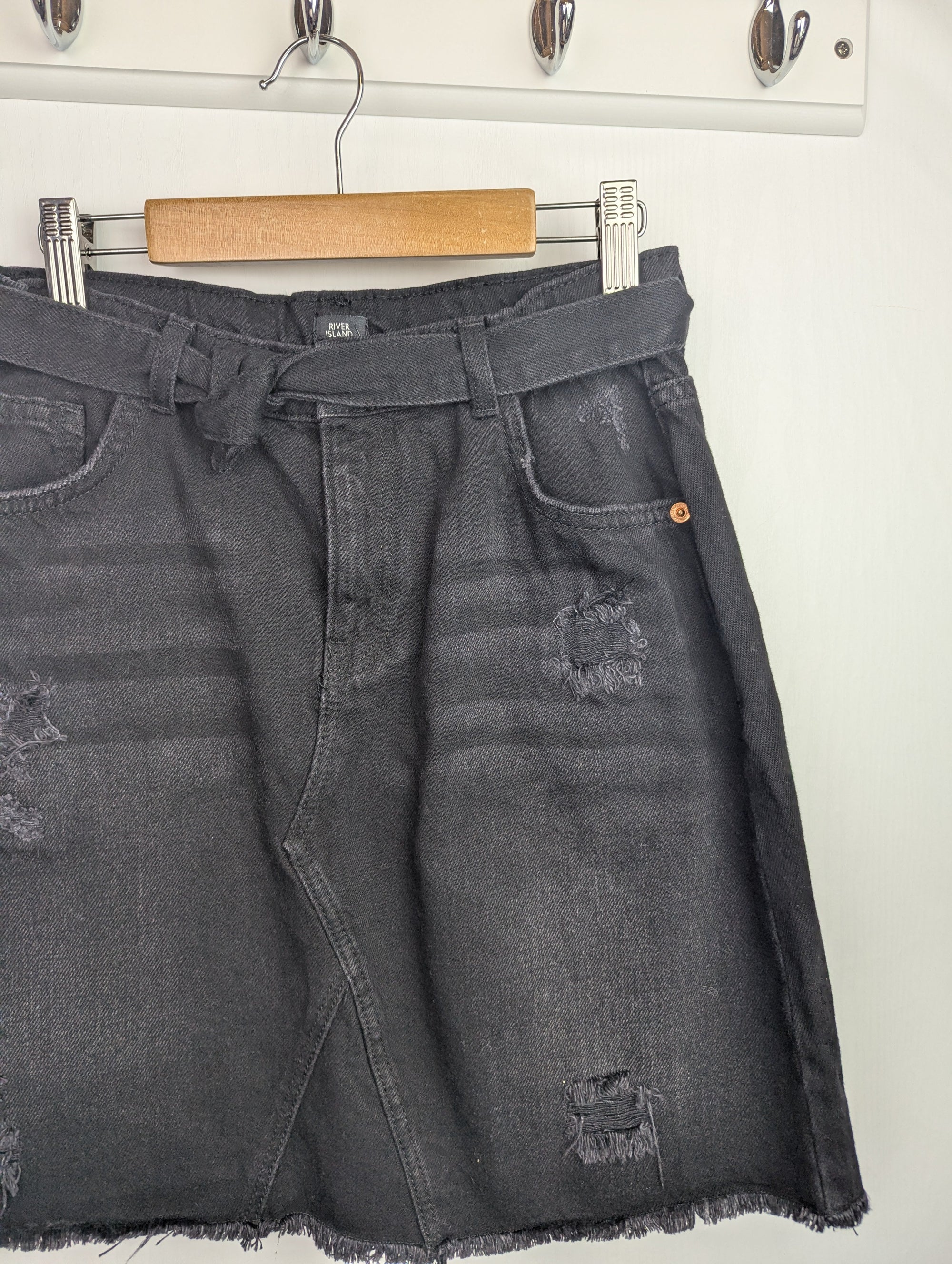 NWOT's River Island Black Denim Skirt - Girls 13 - 14 Years - Little Ones Preloved. Second Hand Children's & Preloved Baby, Kids, Girls & Boys Clothes. UK online