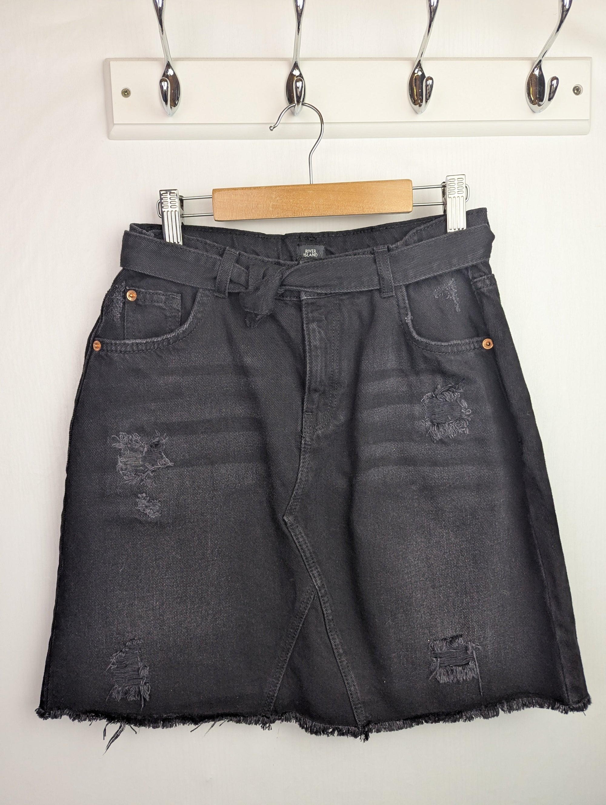 NWOT's River Island Black Denim Skirt - Girls 13 - 14 Years - Little Ones Preloved. Second Hand Children's & Preloved Baby, Kids, Girls & Boys Clothes. UK online