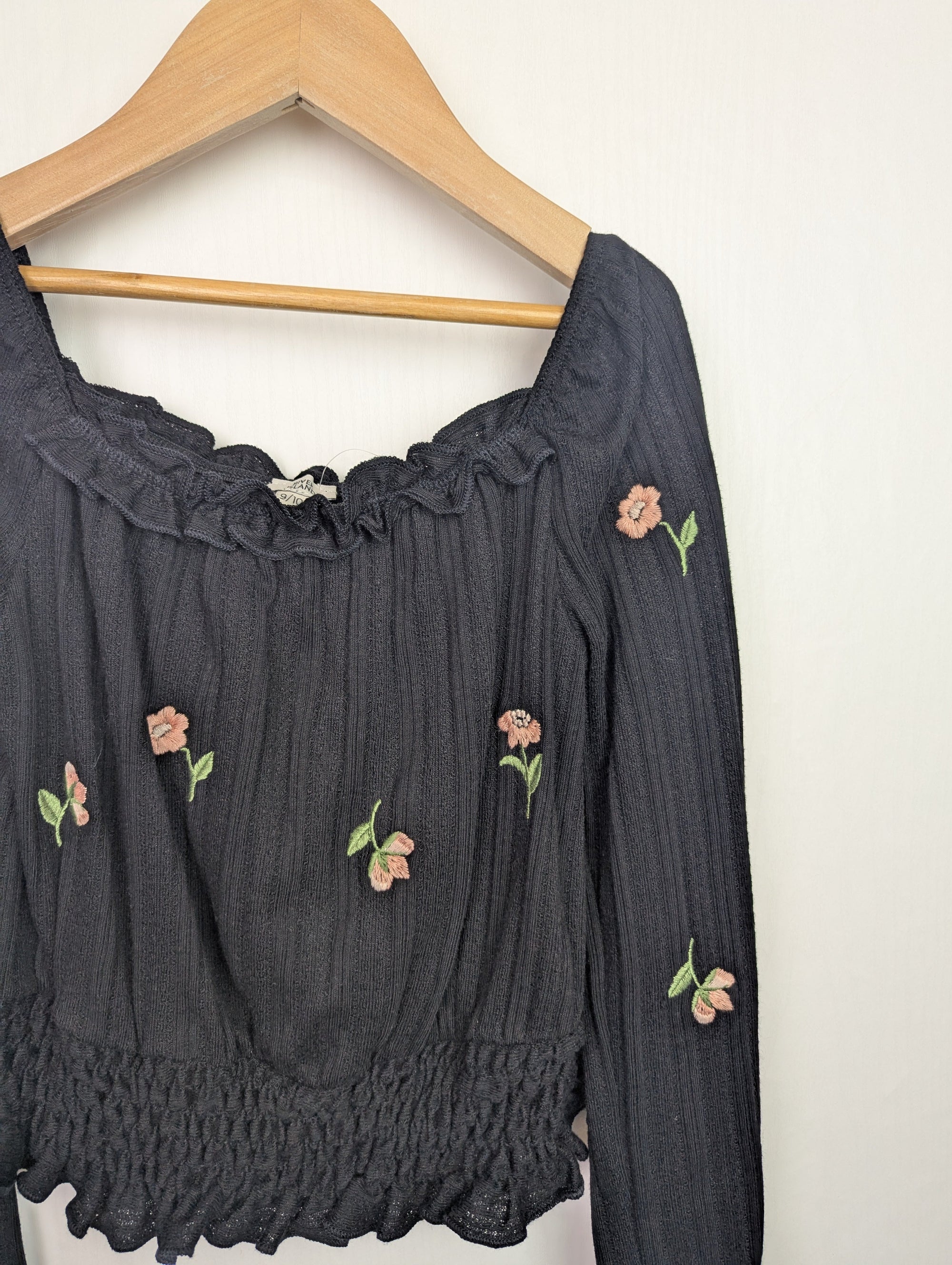 NWOT's River Island Black Floral Top - Girls 9 - 10 Years - Little Ones Preloved. Second Hand Children's & Preloved Baby, Kids, Girls & Boys Clothes. UK online