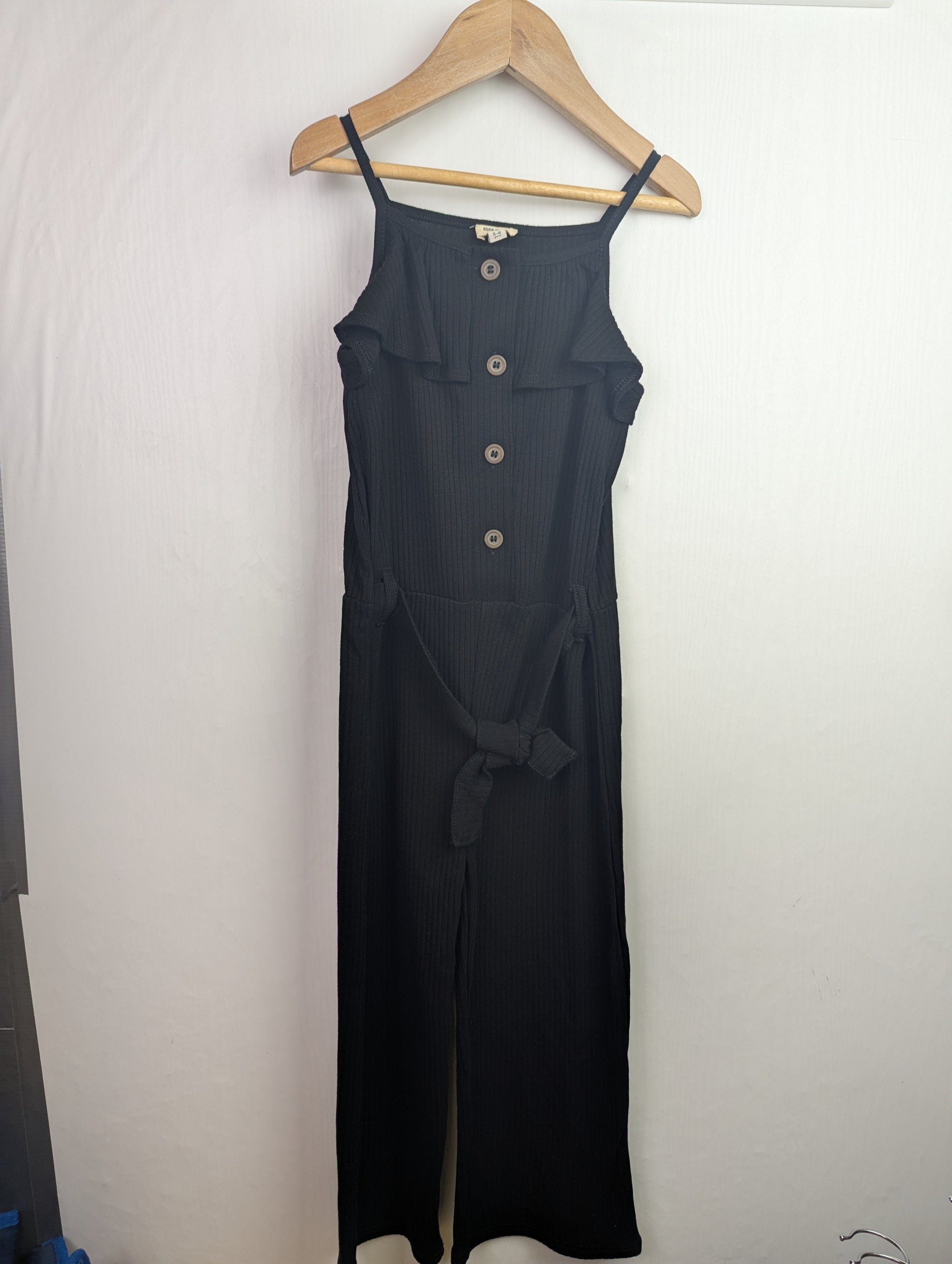 NWOT's River Island Black Jumpsuit - Girls 3 - 4 Years - Little Ones Preloved. Second Hand Children's & Preloved Baby, Kids, Girls & Boys Clothes. UK online