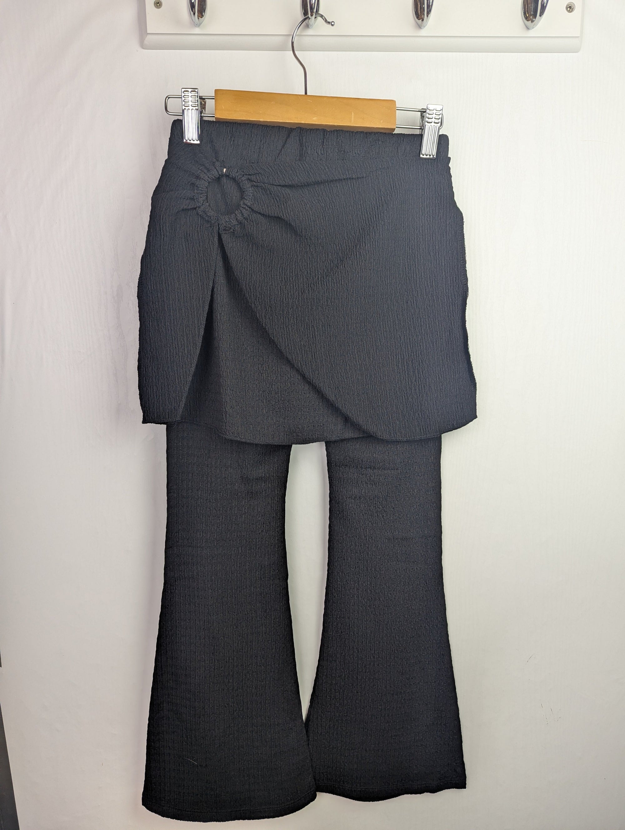 NWOT's River Island Black Leggings - Girls 9 - 10 Years - Little Ones Preloved. Second Hand Children's & Preloved Baby, Kids, Girls & Boys Clothes. UK online