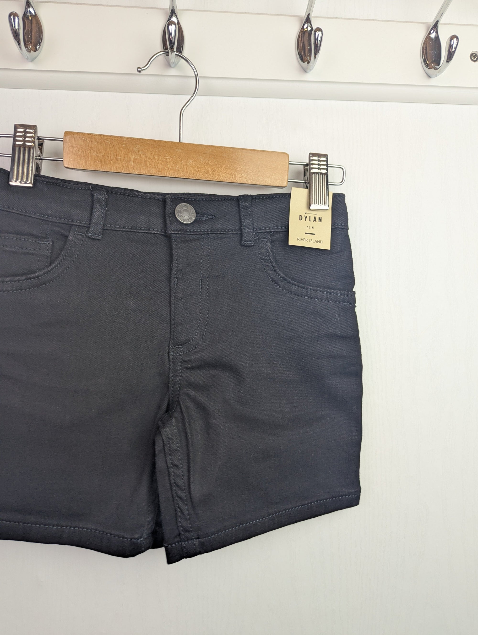 NWOT's River Island Black Shorts - Boys 2 - 3 Years - Little Ones Preloved. Second Hand Children's & Preloved Baby, Kids, Girls & Boys Clothes. UK online
