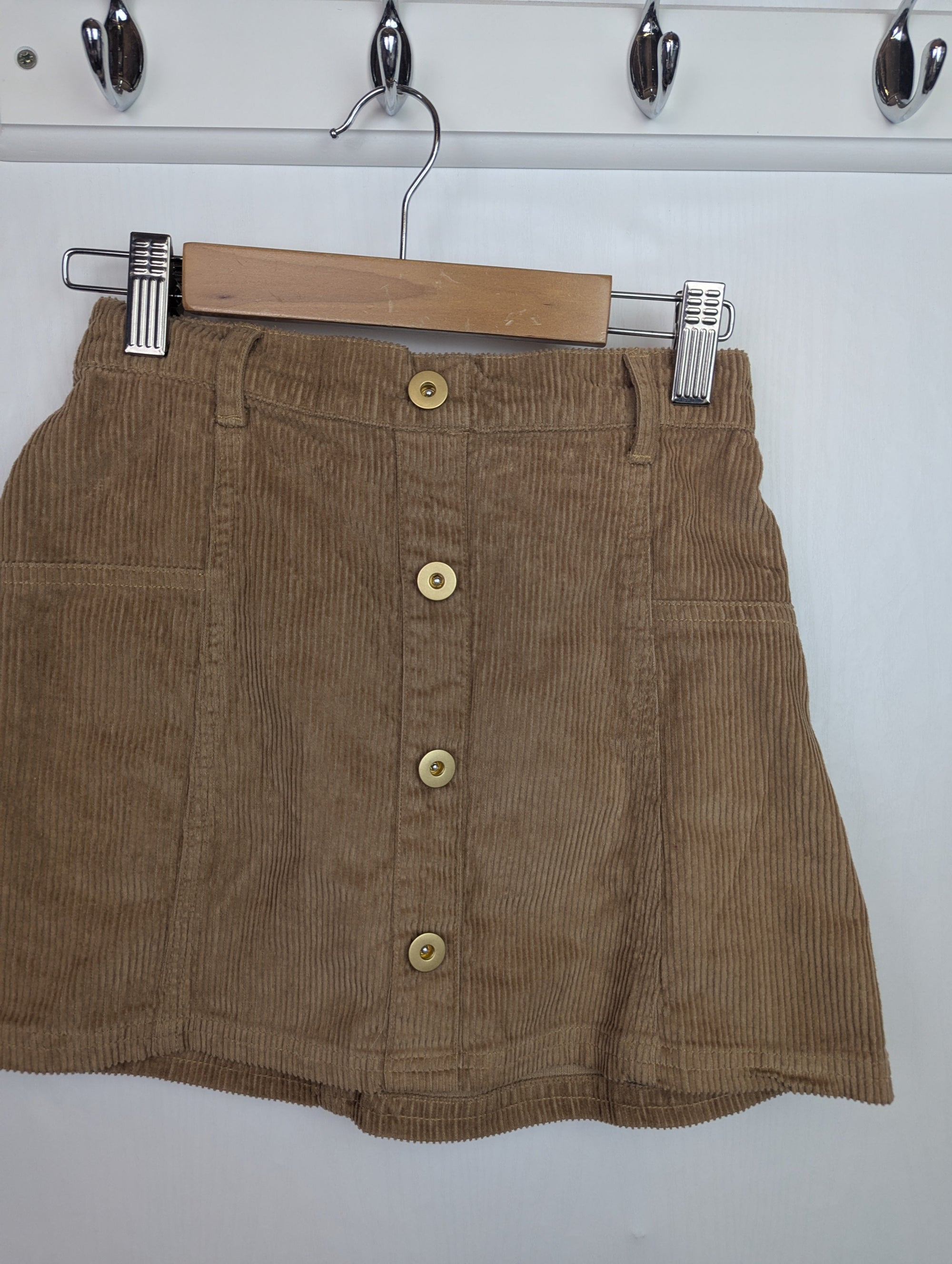 NWOT's River Island Brown Cord Skirt - Girls 10 Years - Little Ones Preloved. Second Hand Children's & Preloved Baby, Kids, Girls & Boys Clothes. UK online