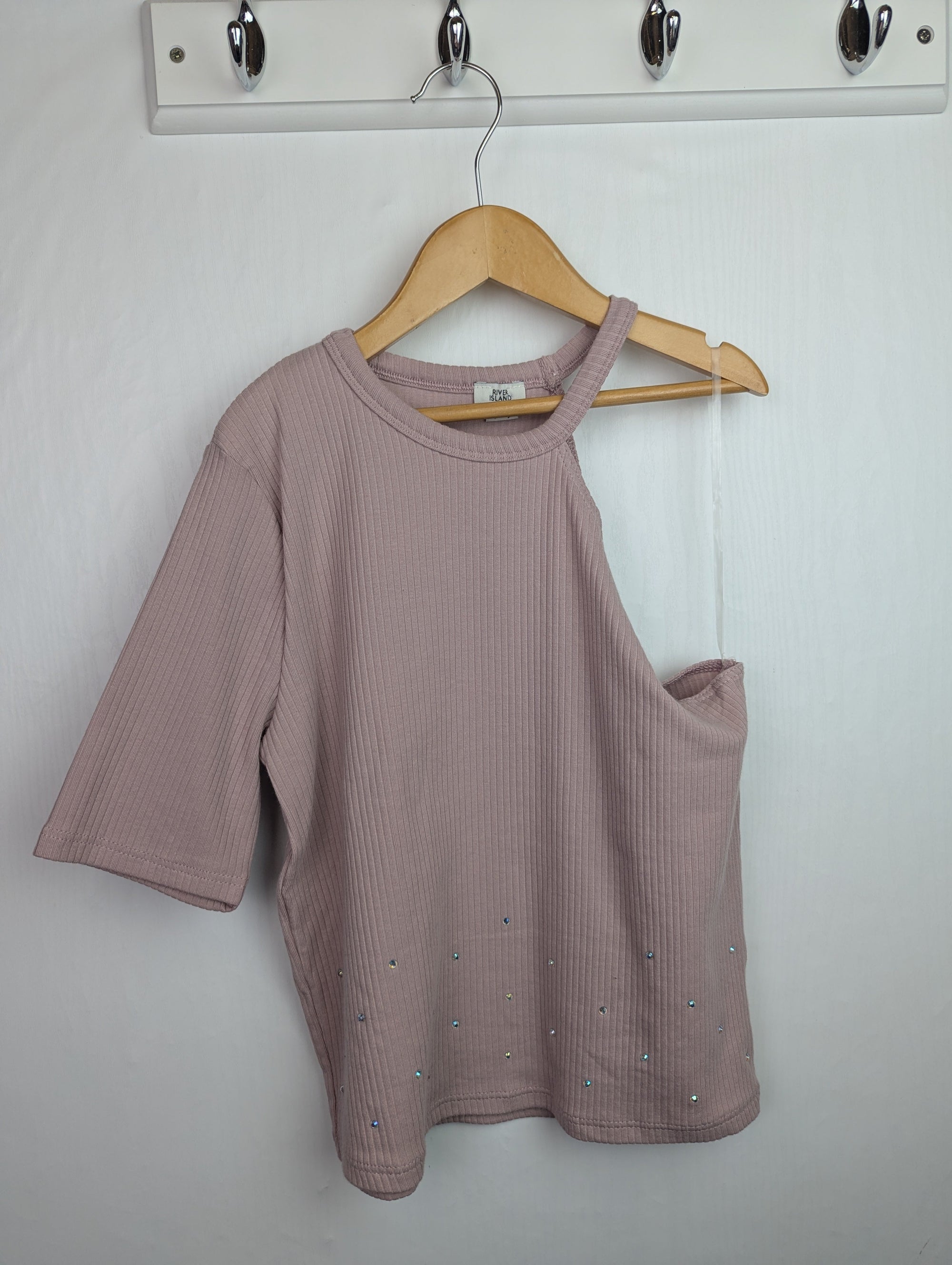 NWOT's River Island Cold Shoulder Top - Girls 13 - 14 Years - Little Ones Preloved. Second Hand Children's & Preloved Baby, Kids, Girls & Boys Clothes. UK online