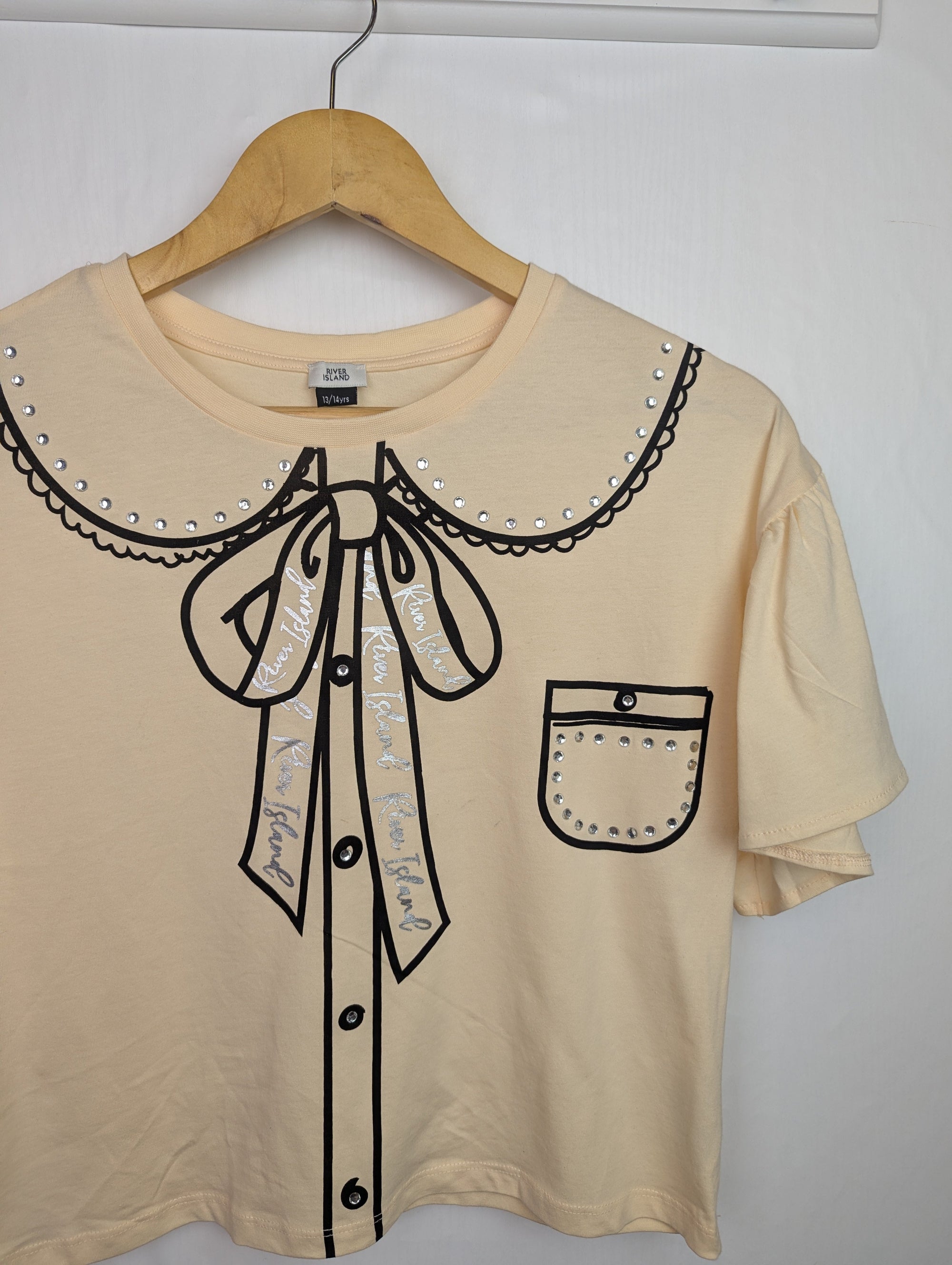 NWOT's River Island Cream Bow Top - Girls 13 - 14 Years - Little Ones Preloved. Second Hand Children's & Preloved Baby, Kids, Girls & Boys Clothes. UK online