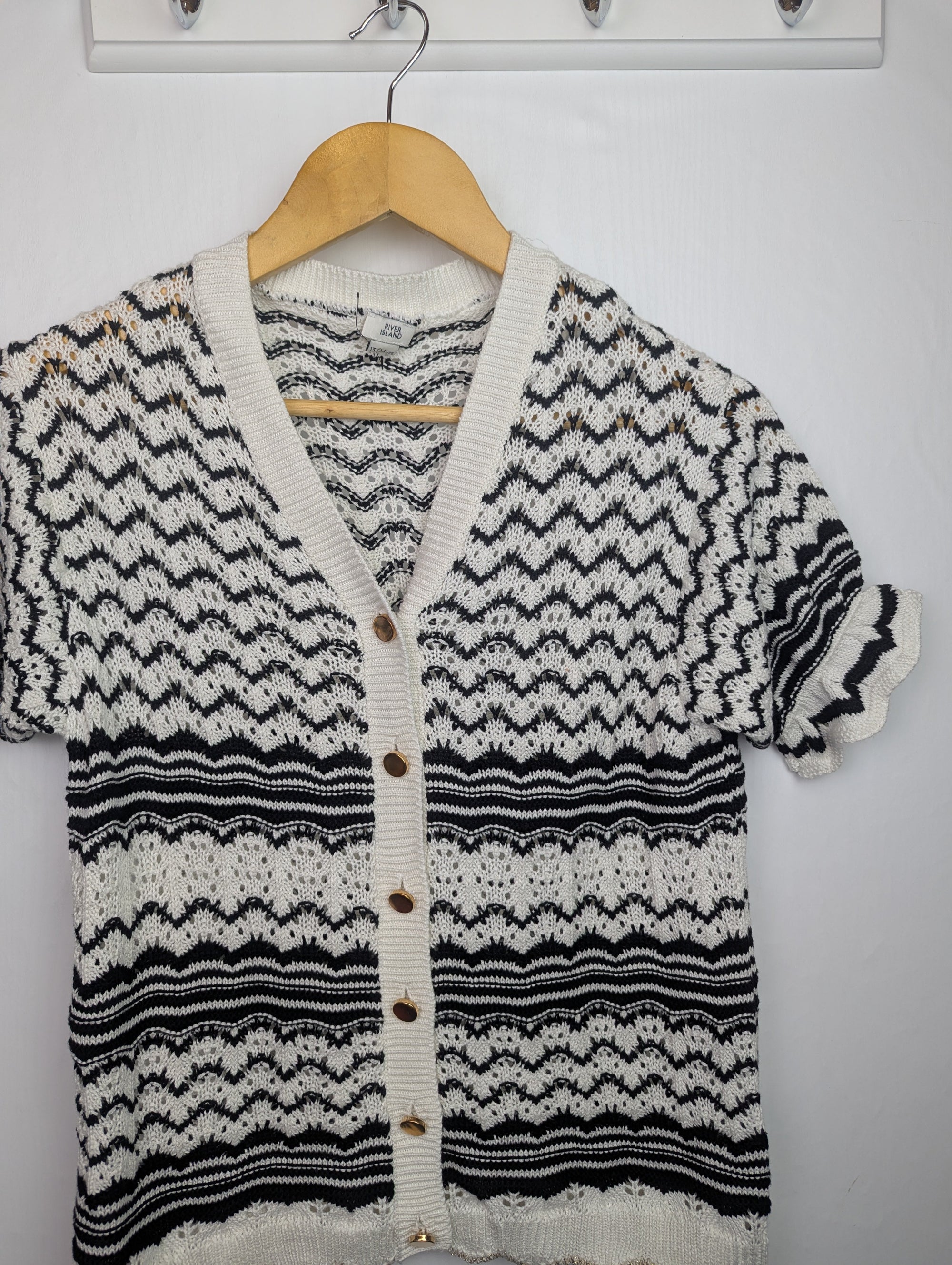 NWOT's River Island Crochet Cardigan - Girls 13 - 14 Years - Little Ones Preloved. Second Hand Children's & Preloved Baby, Kids, Girls & Boys Clothes. UK online
