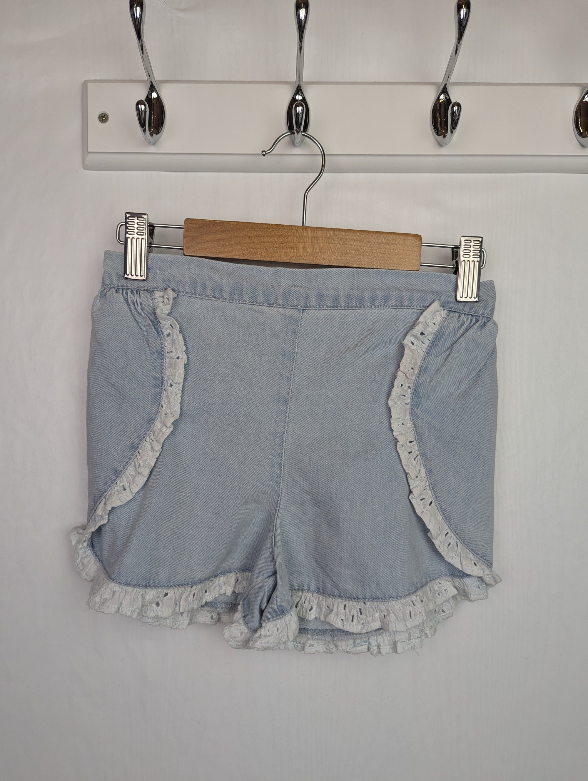 NWOT's River Island Denim Shorts - Girls 3 - 4 Years - Little Ones Preloved. Second Hand Children's & Preloved Baby, Kids, Girls & Boys Clothes. UK online