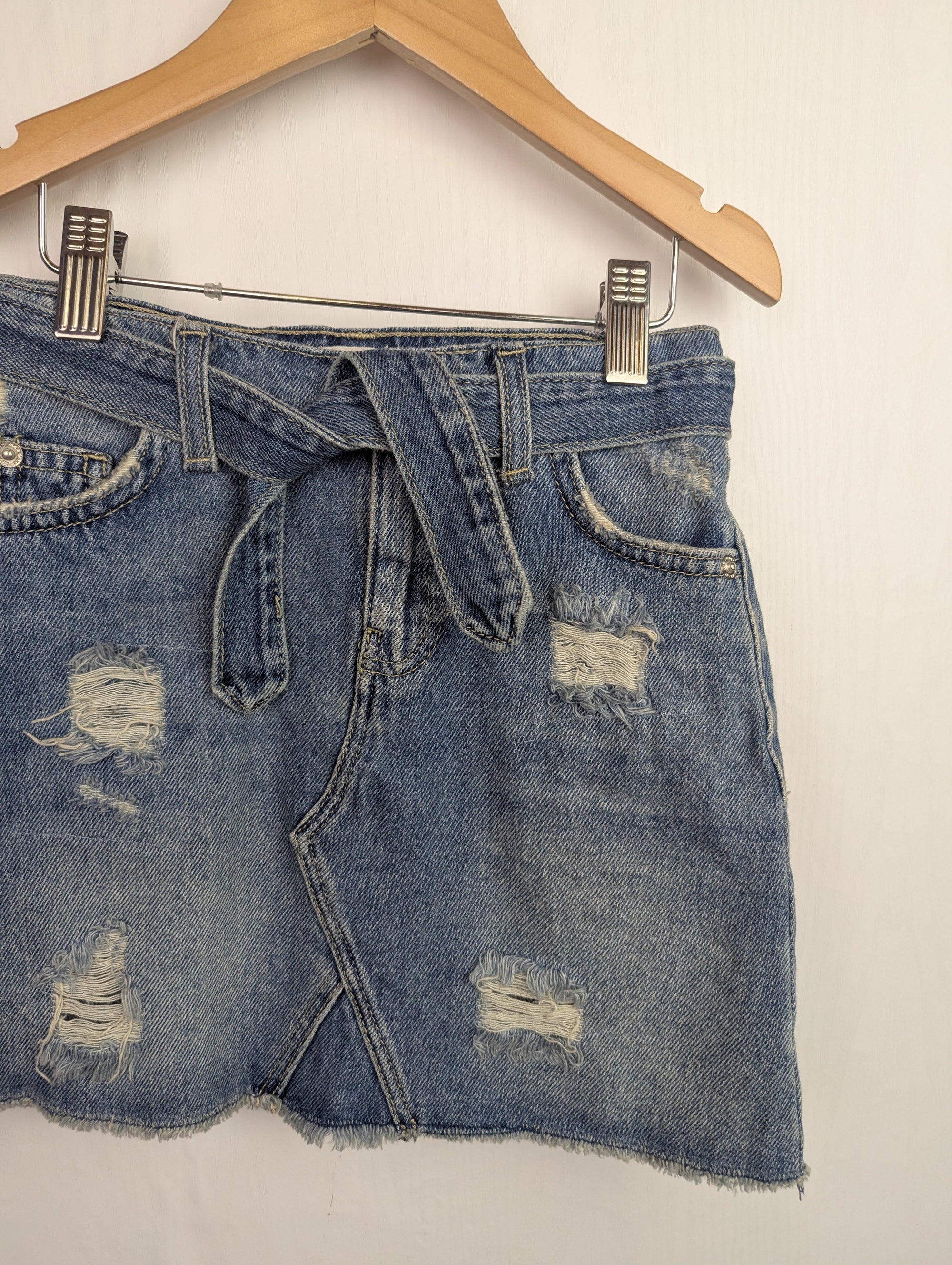 NWOT's River Island Denim Skirt - Girls 5 Years - Little Ones Preloved. Second Hand Children's & Preloved Baby, Kids, Girls & Boys Clothes. UK online