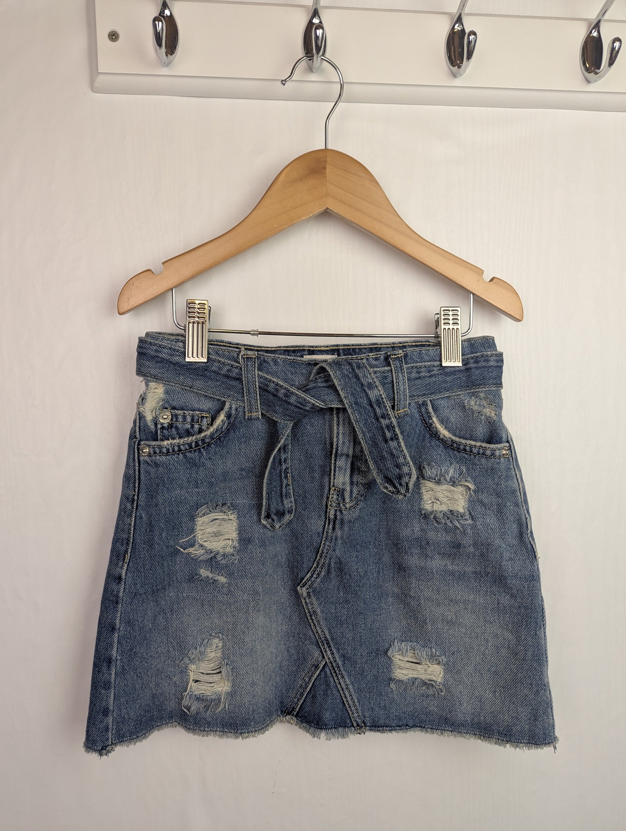 NWOT's River Island Denim Skirt - Girls 5 Years - Little Ones Preloved. Second Hand Children's & Preloved Baby, Kids, Girls & Boys Clothes. UK online