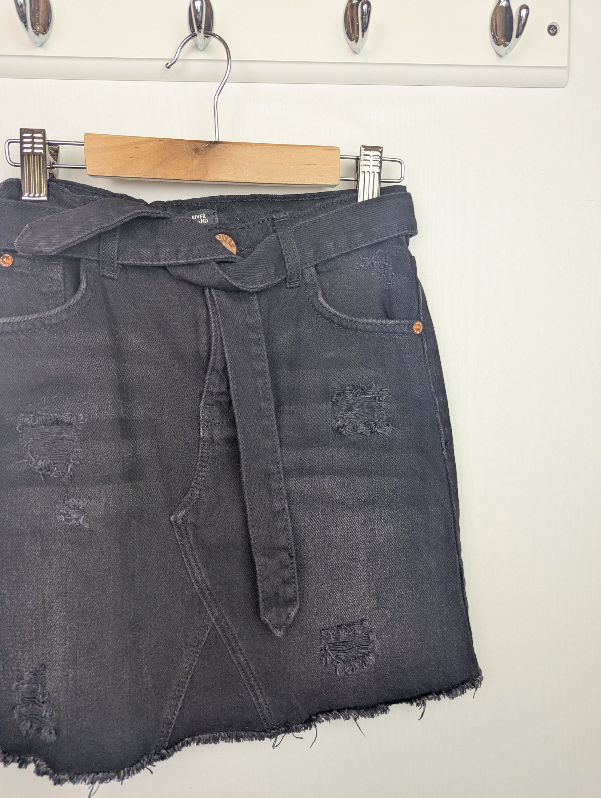 NWOT's River Island Denim Skirt - Girls 9 Years - Little Ones Preloved. Second Hand Children's & Preloved Baby, Kids, Girls & Boys Clothes. UK online
