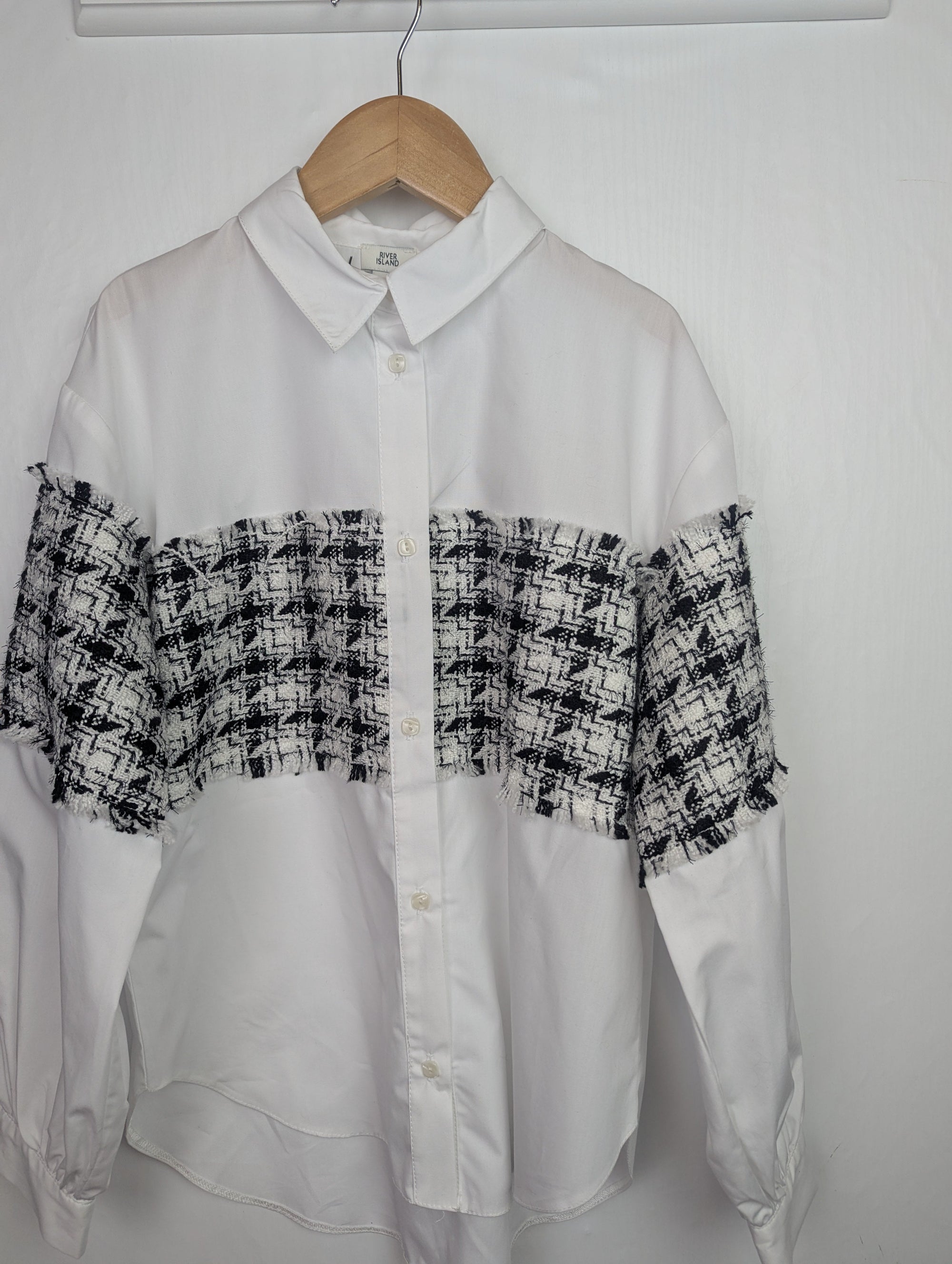 NWOT's River Island Dogtooth Shirt - Girls 9 - 10 Years - Little Ones Preloved. Second Hand Children's & Preloved Baby, Kids, Girls & Boys Clothes. UK online