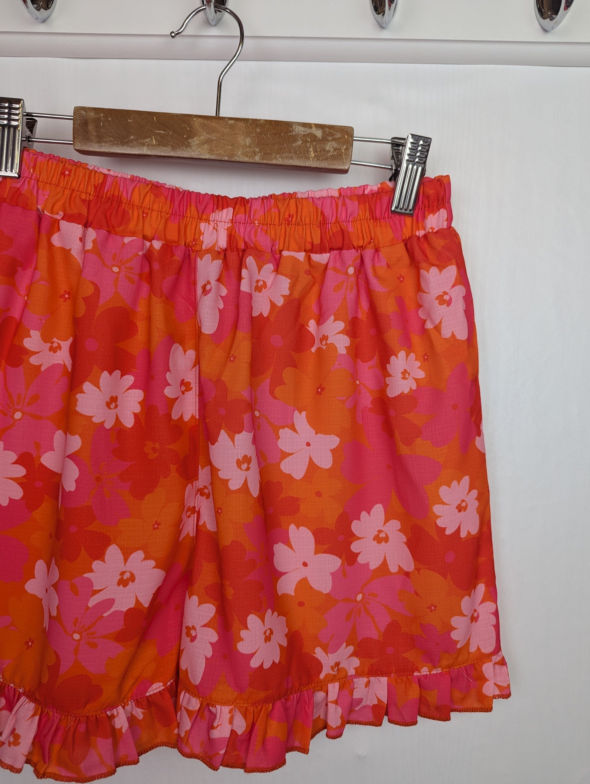 NWOT's River Island Floral Shorts - Girls 13 - 14 Years - Little Ones Preloved. Second Hand Children's & Preloved Baby, Kids, Girls & Boys Clothes. UK online