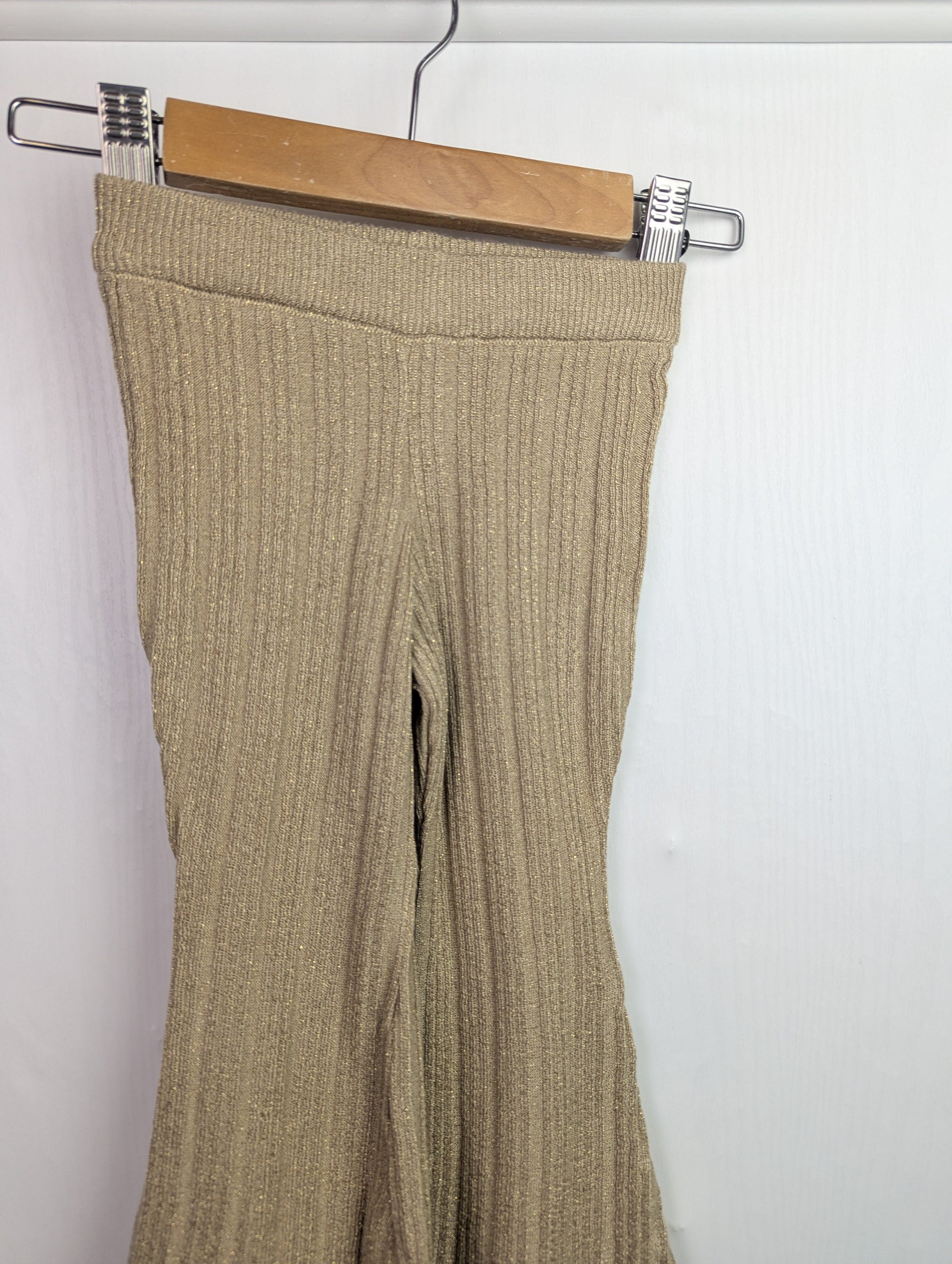 NWOT's River Island Gold Flared Leggings - Girls 12 - 18 Months - Little Ones Preloved. Second Hand Children's & Preloved Baby, Kids, Girls & Boys Clothes. UK online