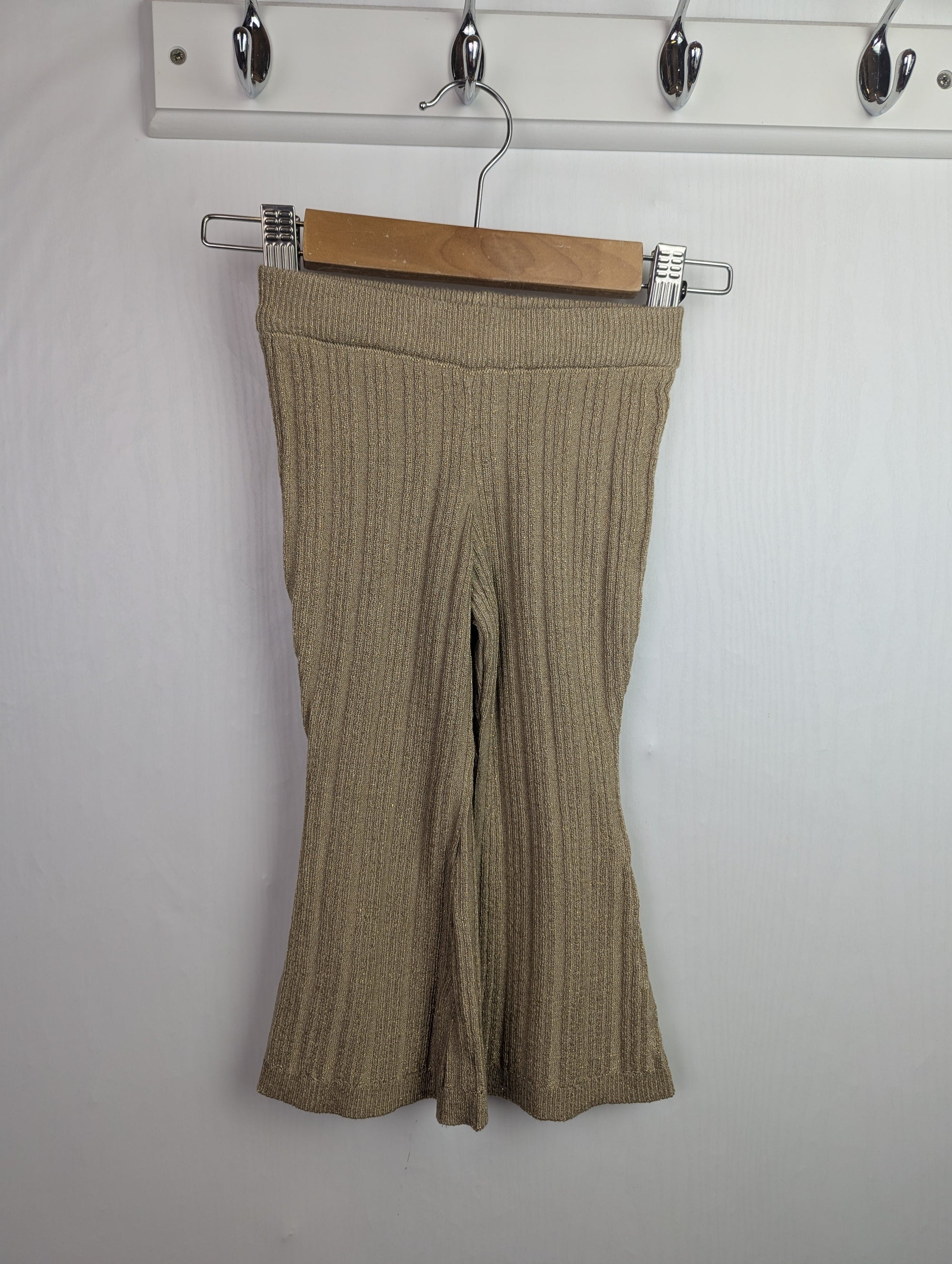 NWOT's River Island Gold Flared Leggings - Girls 12 - 18 Months - Little Ones Preloved. Second Hand Children's & Preloved Baby, Kids, Girls & Boys Clothes. UK online