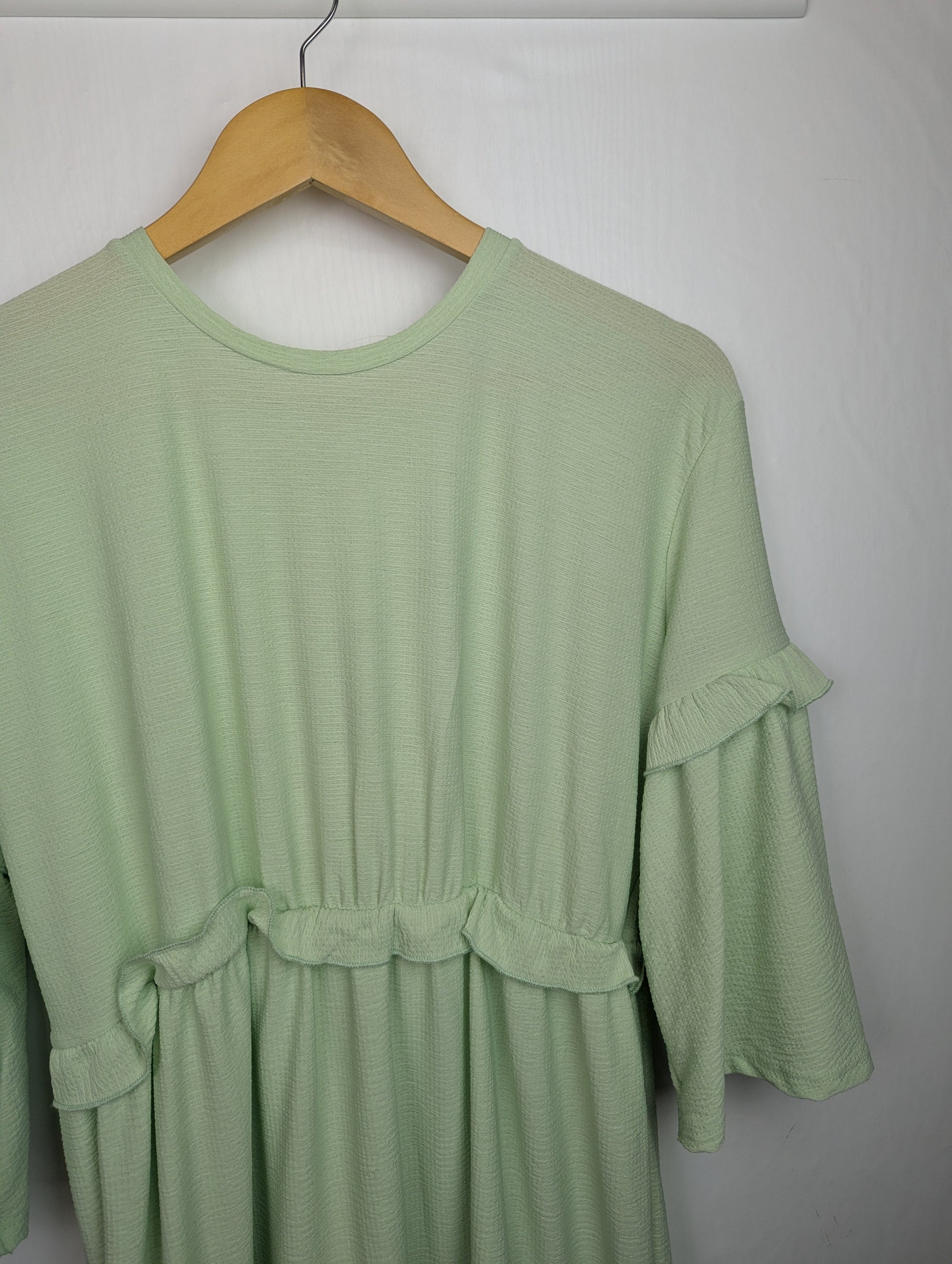 NWOT's River Island Green Dress - Girls 15 - 16 Years - Little Ones Preloved. Second Hand Children's & Preloved Baby, Kids, Girls & Boys Clothes. UK online
