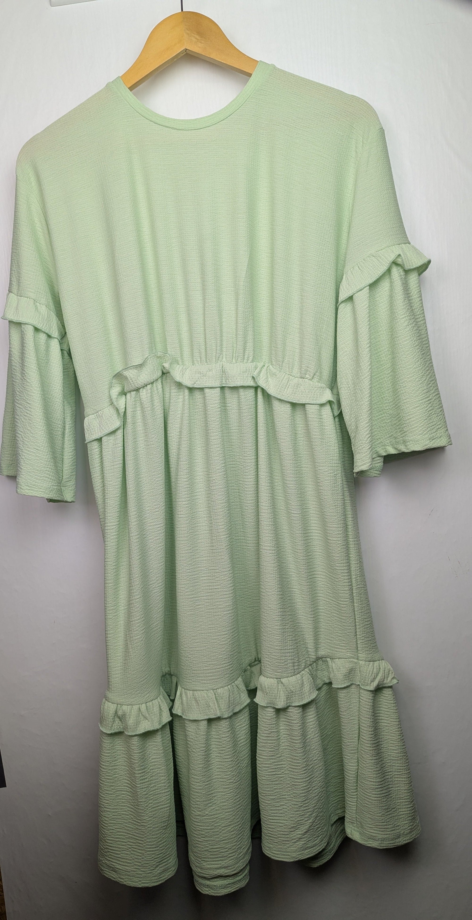NWOT's River Island Green Dress - Girls 15 - 16 Years - Little Ones Preloved. Second Hand Children's & Preloved Baby, Kids, Girls & Boys Clothes. UK online
