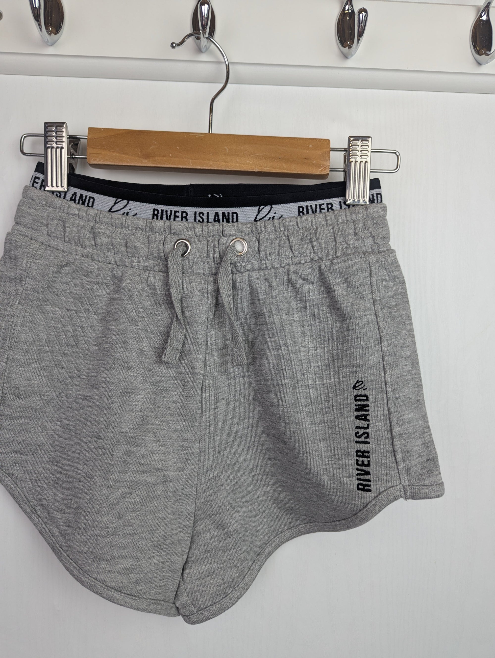 NWOT's River Island Grey Shorts - Girls 5 - 6 Years - Little Ones Preloved. Second Hand Children's & Preloved Baby, Kids, Girls & Boys Clothes. UK online