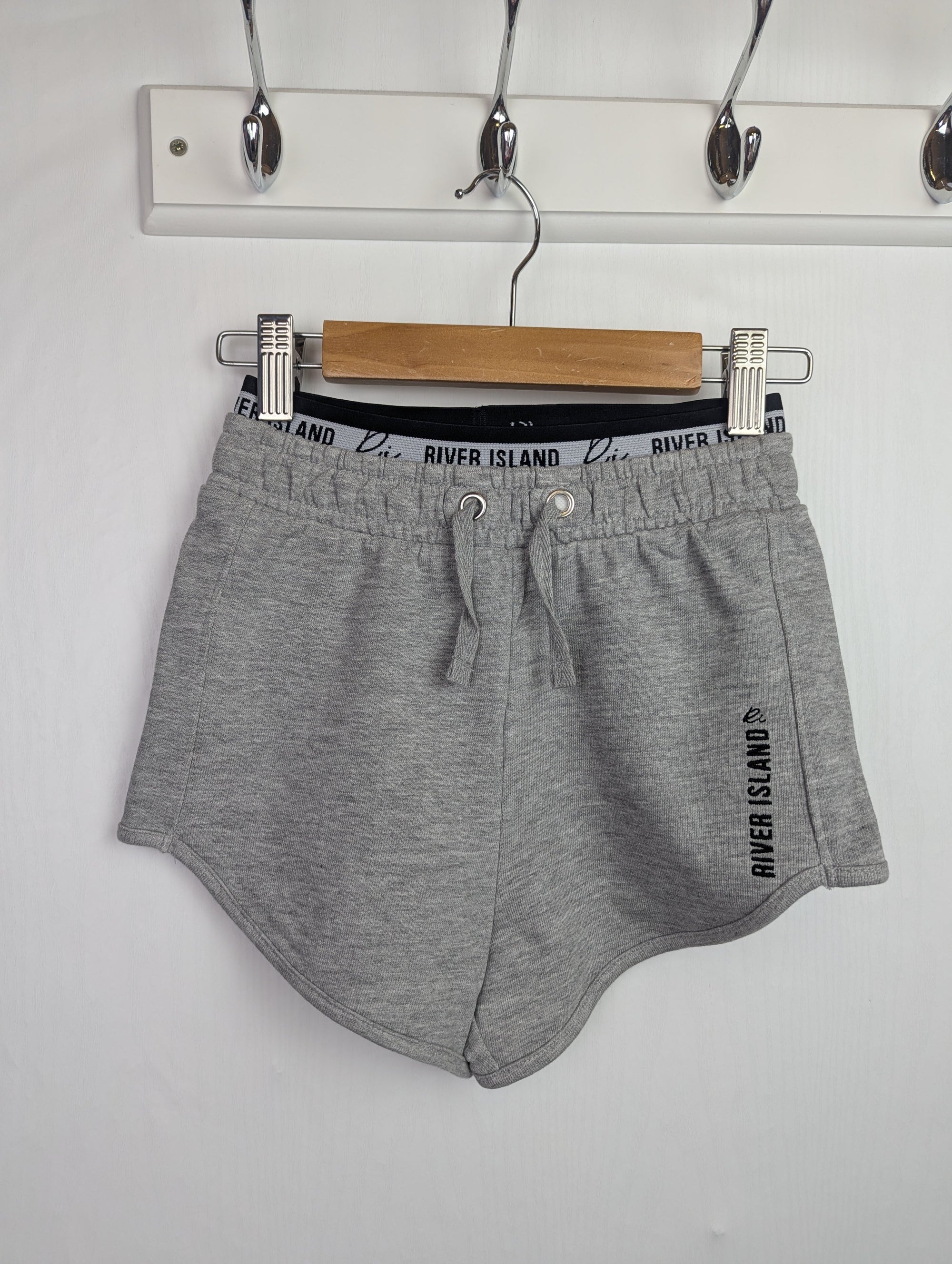 NWOT's River Island Grey Shorts - Girls 5 - 6 Years - Little Ones Preloved. Second Hand Children's & Preloved Baby, Kids, Girls & Boys Clothes. UK online