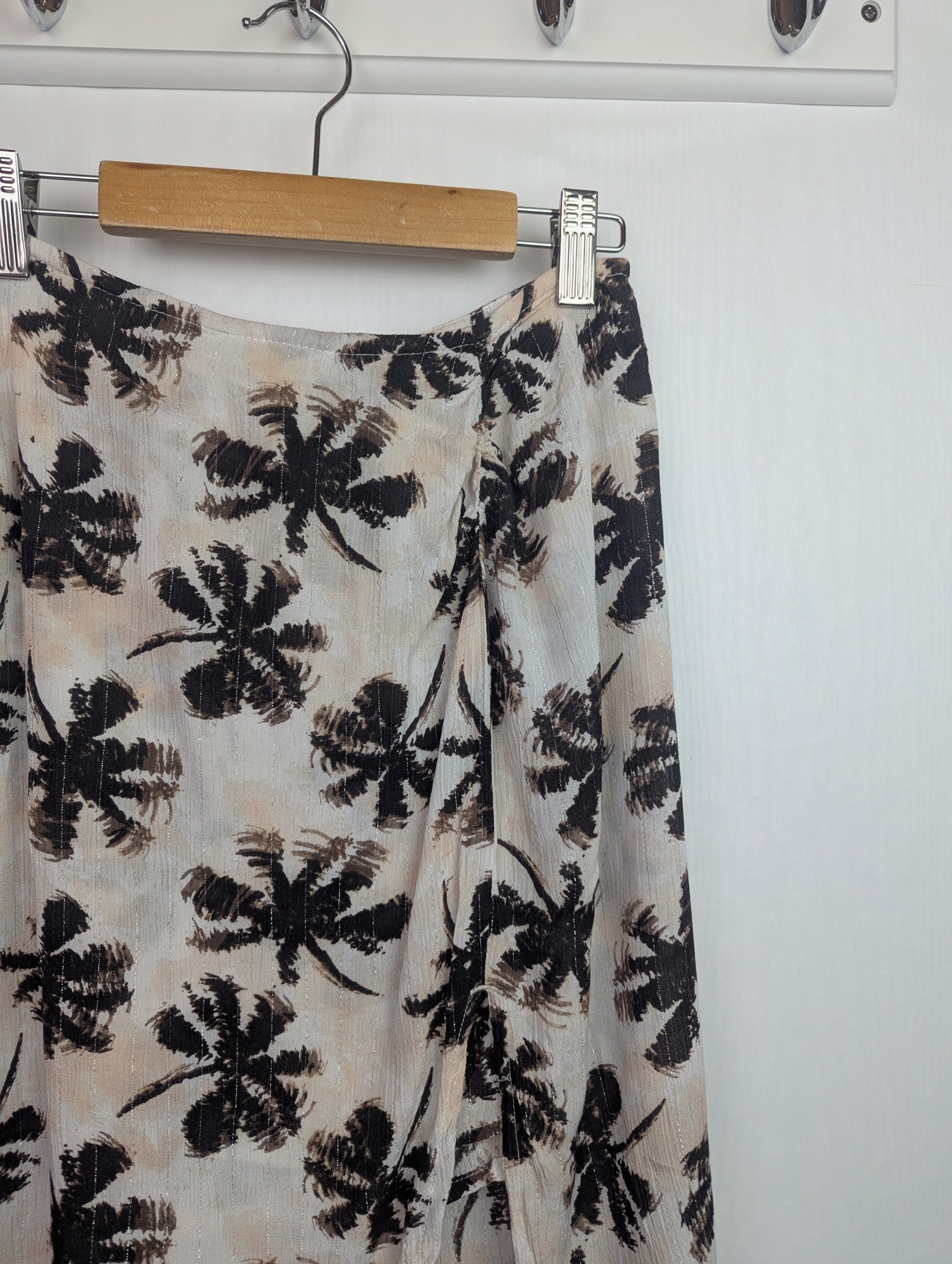 NWOT's River Island Long Palm Trees Skirt - Girls 9 - 10 Years - Little Ones Preloved. Second Hand Children's & Preloved Baby, Kids, Girls & Boys Clothes. UK online