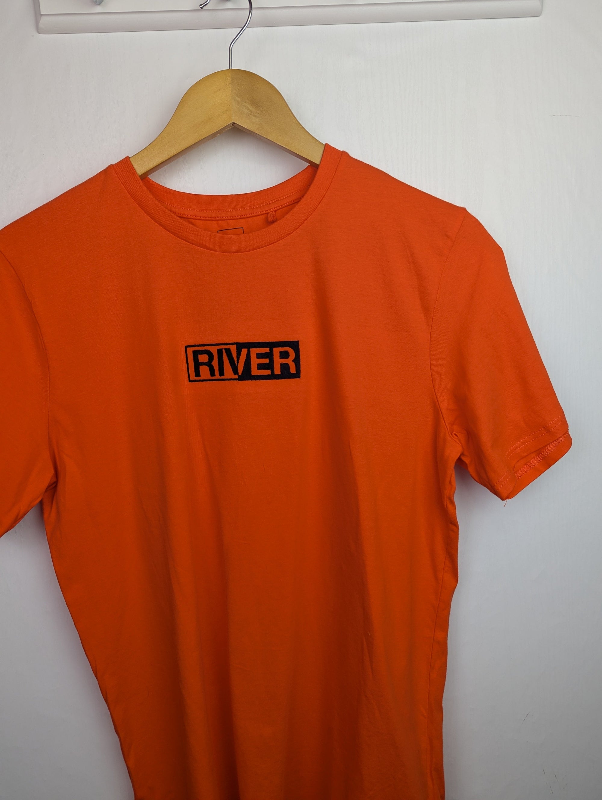 NWOT's River Island Orange Top - Boys 15 - 16 Years - Little Ones Preloved. Second Hand Children's & Preloved Baby, Kids, Girls & Boys Clothes. UK online