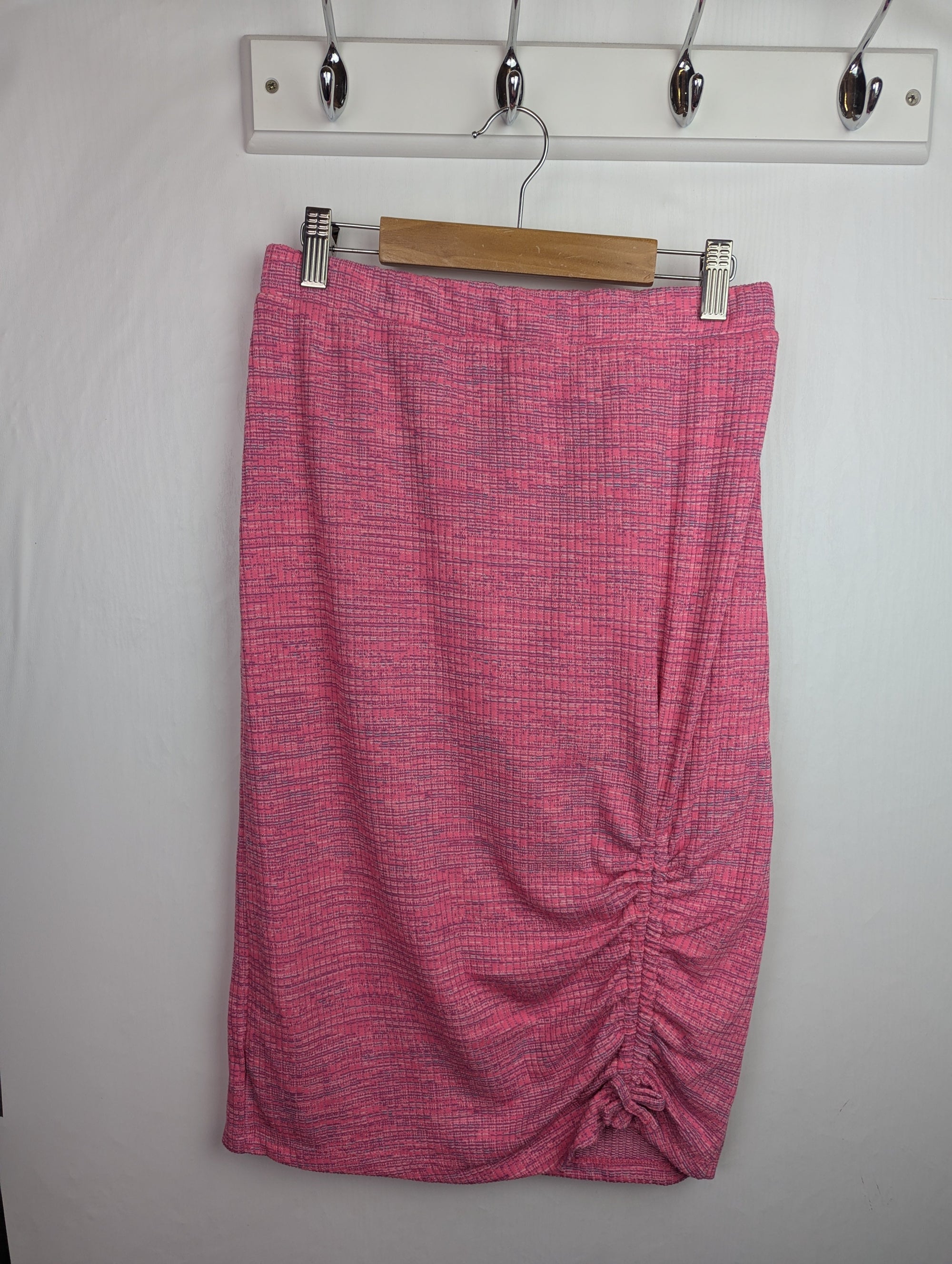 NWOT's River Island Pink Ribbed Skirt - Girls 13 - 14 Years - Little Ones Preloved. Second Hand Children's & Preloved Baby, Kids, Girls & Boys Clothes. UK online