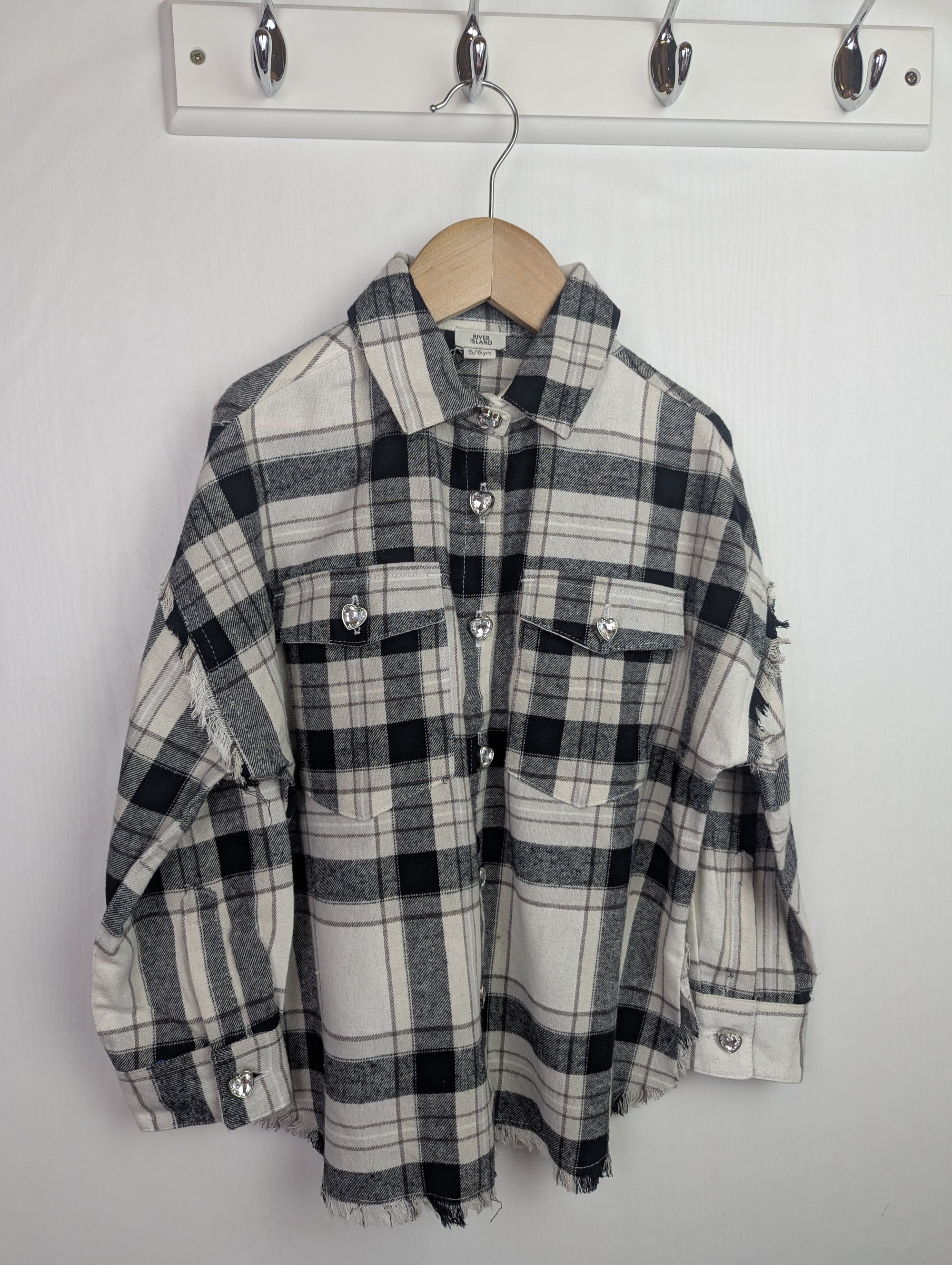 NWOT's River Island Plaid Heart Button Shirt - Girls 5 - 6 Years - Little Ones Preloved. Second Hand Children's & Preloved Baby, Kids, Girls & Boys Clothes. UK online