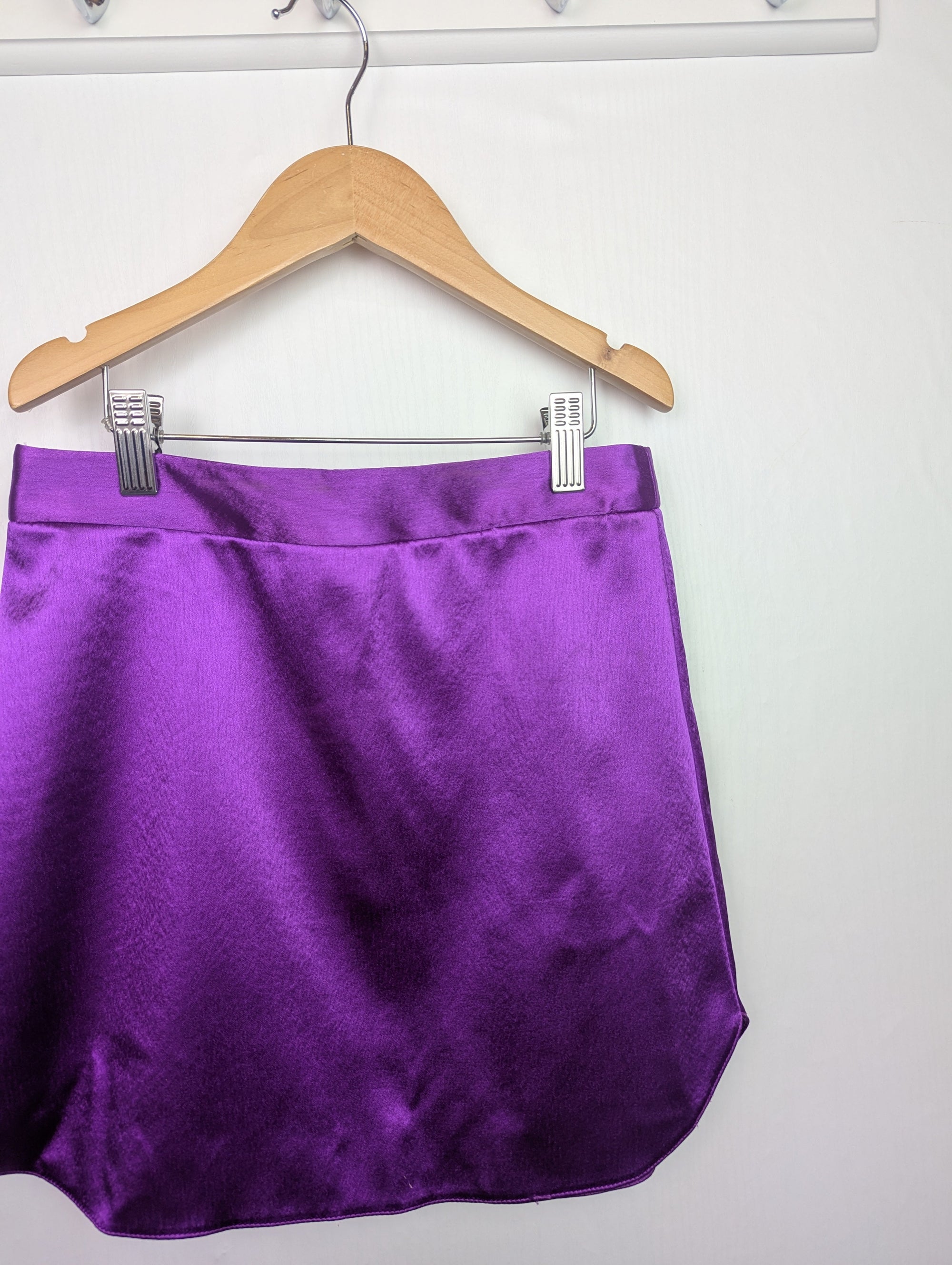 NWOT's River Island Purple Skirt - Girls 9 - 10 Years - Little Ones Preloved. Second Hand Children's & Preloved Baby, Kids, Girls & Boys Clothes. UK online