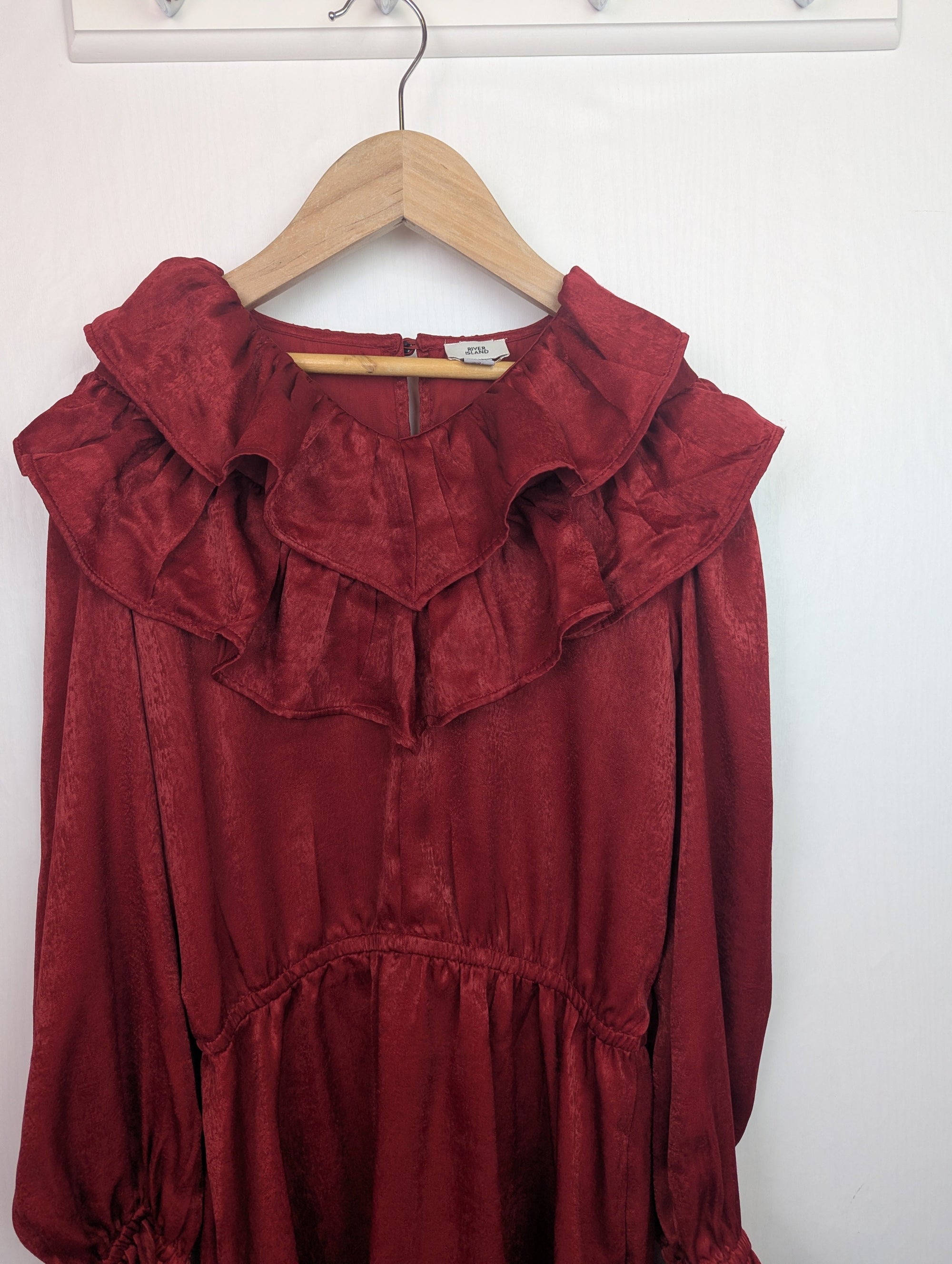 NWOT's River Island Red Ruffle Dress - Girls 12 Years - Little Ones Preloved. Second Hand Children's & Preloved Baby, Kids, Girls & Boys Clothes. UK online
