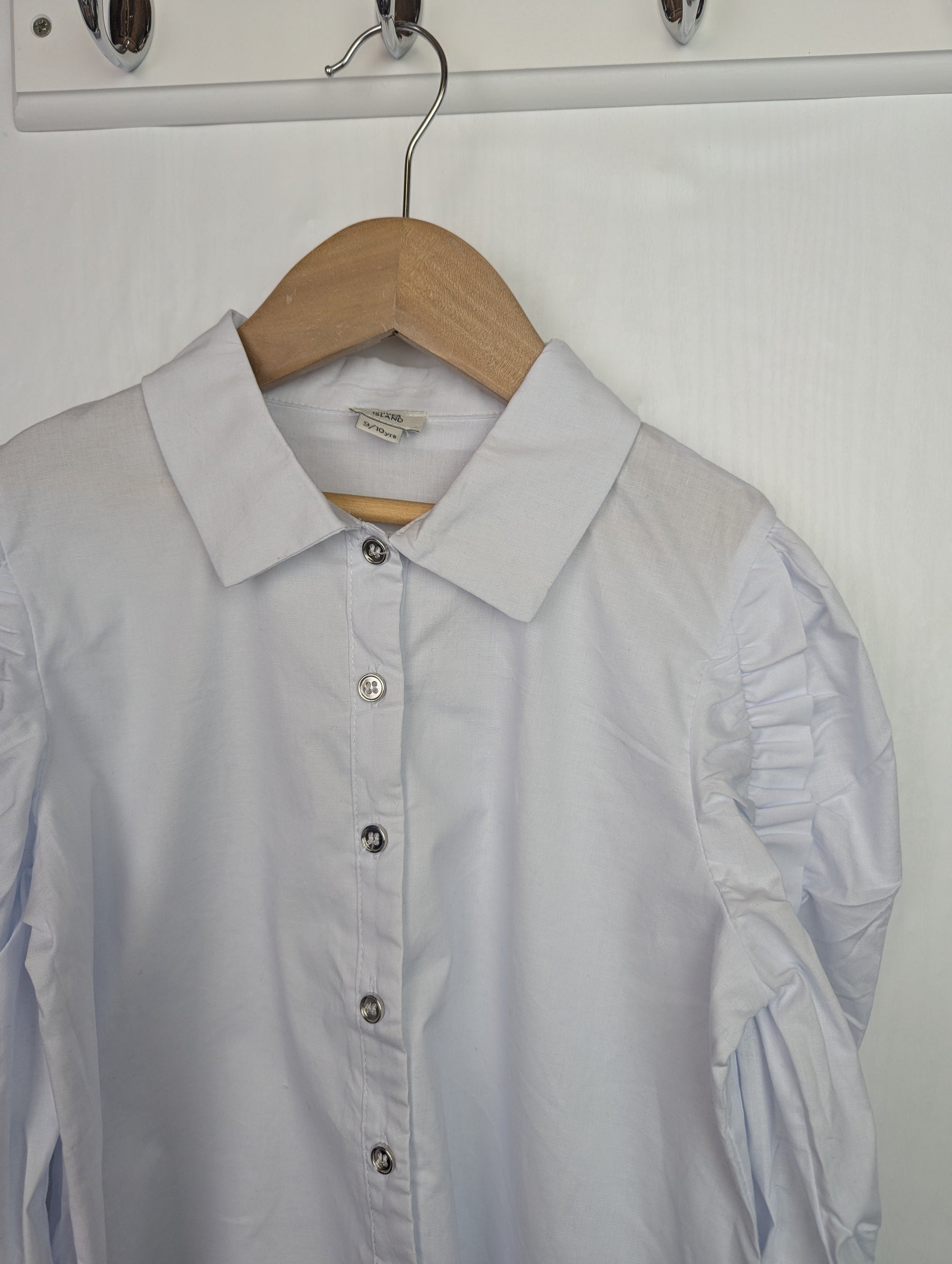 NWOT's River Island Ruffle Sleeve Shirt - Girls 9 - 10 Years - Little Ones Preloved. Second Hand Children's & Preloved Baby, Kids, Girls & Boys Clothes. UK online