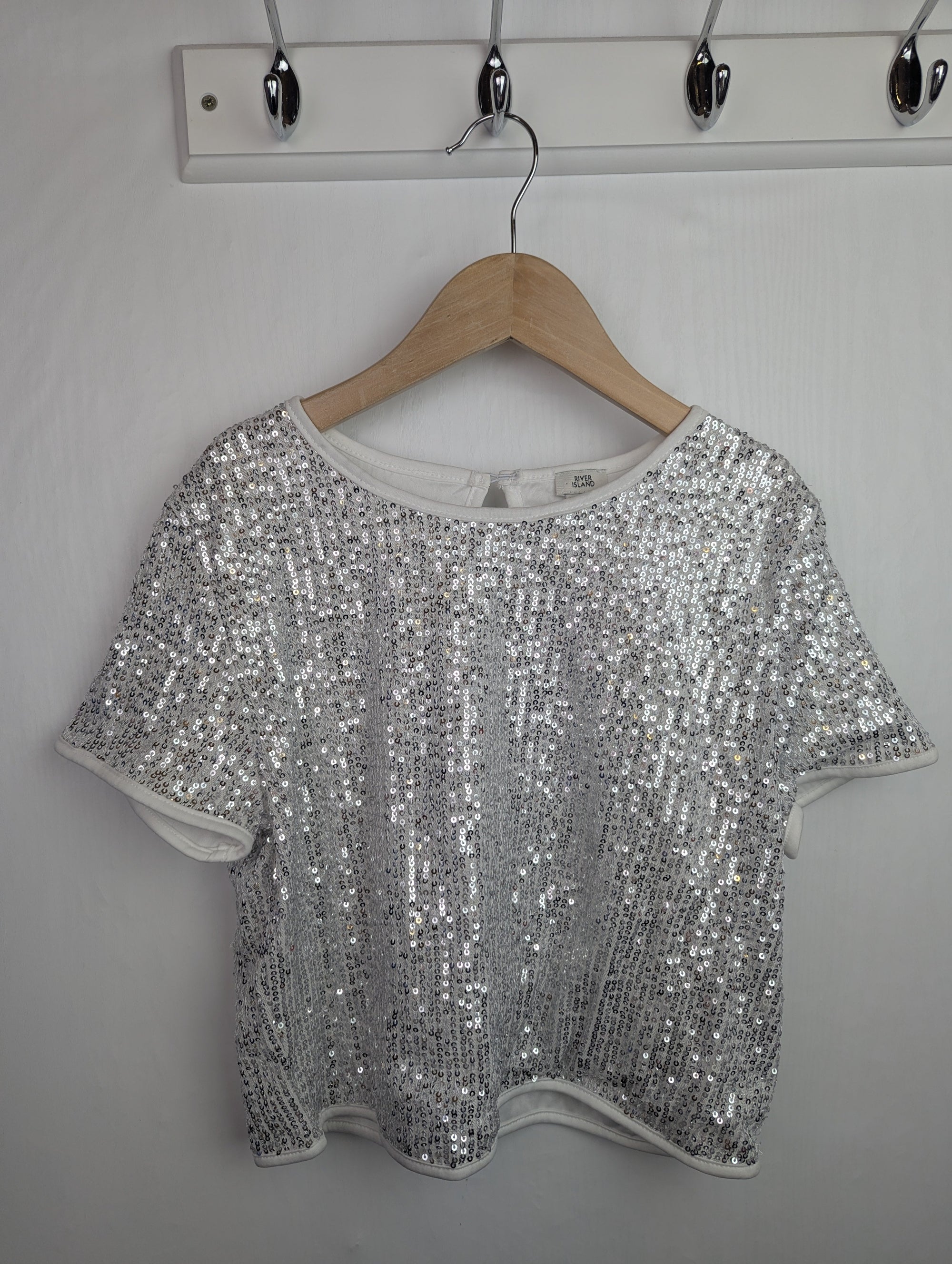 NWOT's River Island Silver Sequin Top - Girls 13 - 14 Years - Little Ones Preloved. Second Hand Children's & Preloved Baby, Kids, Girls & Boys Clothes. UK online