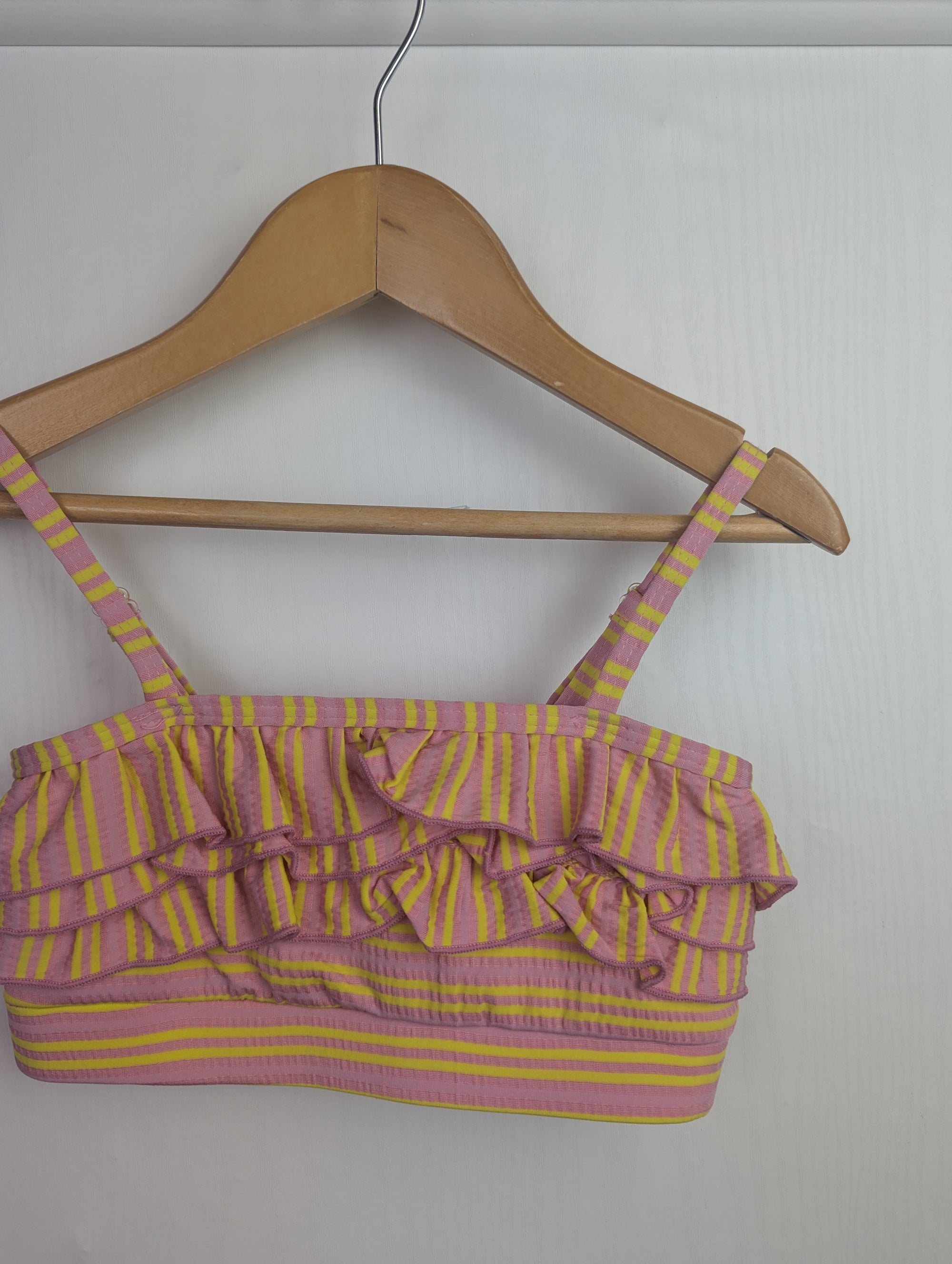 NWOT's River Island Striped Bikini Top - Girls 2 - 3 Years - Little Ones Preloved. Second Hand Children's & Preloved Baby, Kids, Girls & Boys Clothes. UK online