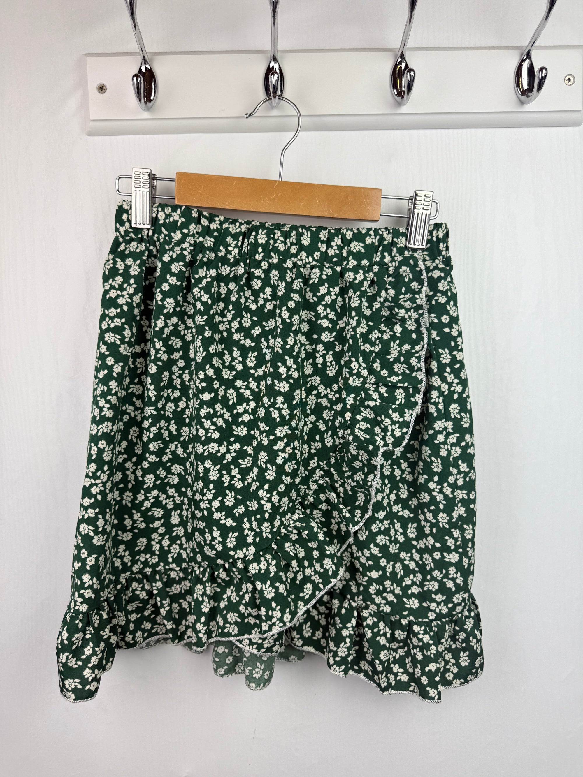 Shein Green Floral Skirt - Girls 14 Years - Little Ones Preloved. Second Hand Children's & Preloved Baby, Kids, Girls & Boys Clothes. UK online