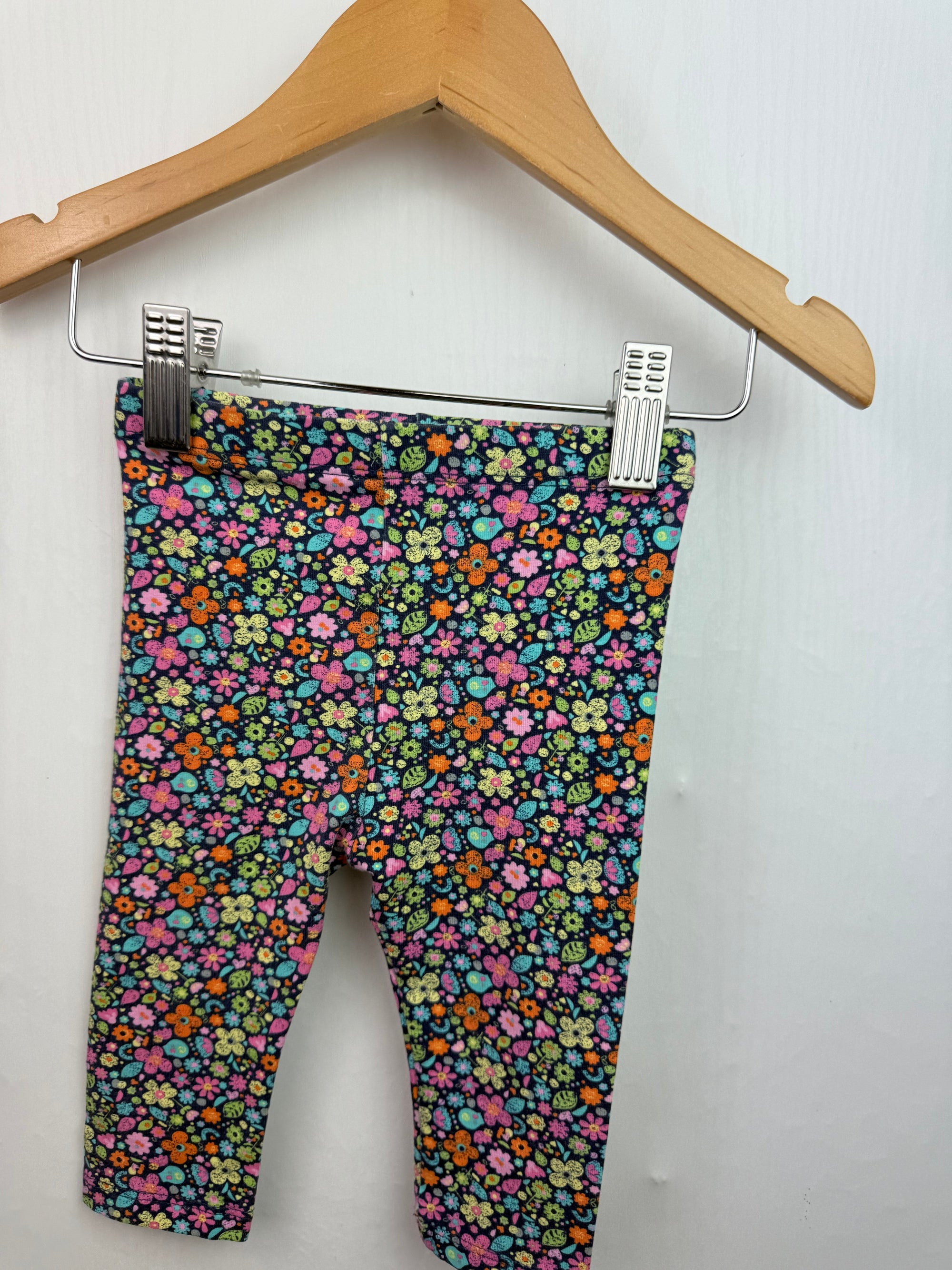 TU Navy Floral Leggings - Girls 6 - 9 Months - Little Ones Preloved. Second Hand Children's & Preloved Baby, Kids, Girls & Boys Clothes. UK online
